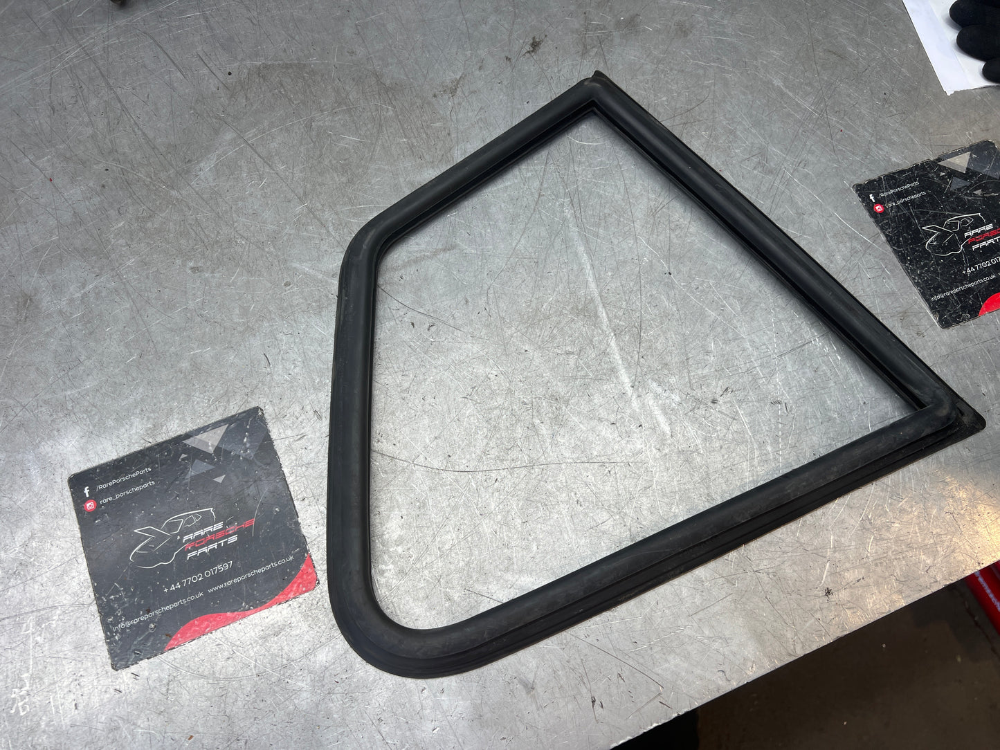 Porsche 944 924S rear left quarter window rubber from 85.5 94455732100 used