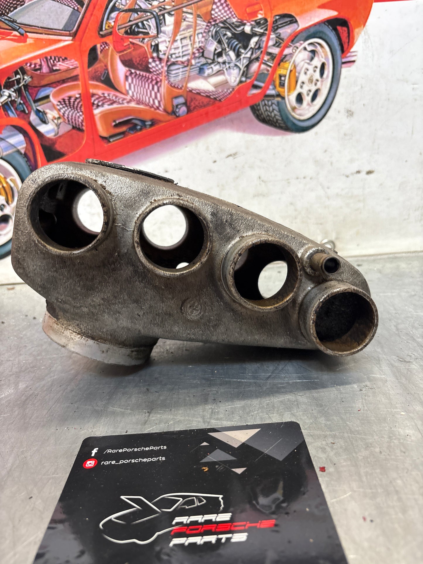 Porsche 928 Used plenum chamber 9281101590R