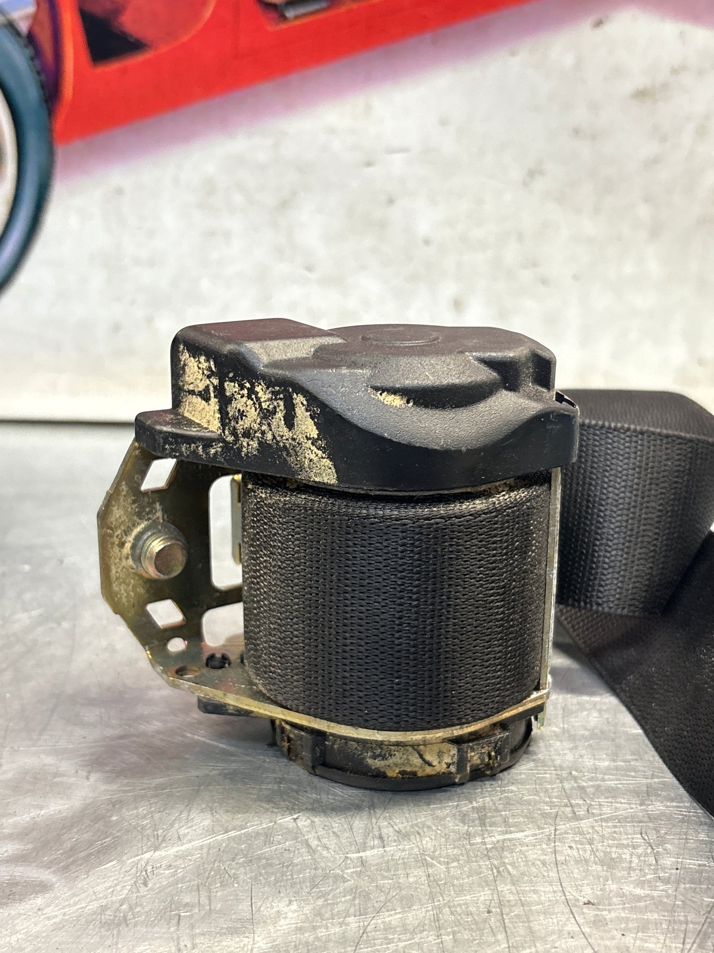 Porsche 911 996.1 right front seat belt, used 99680303403