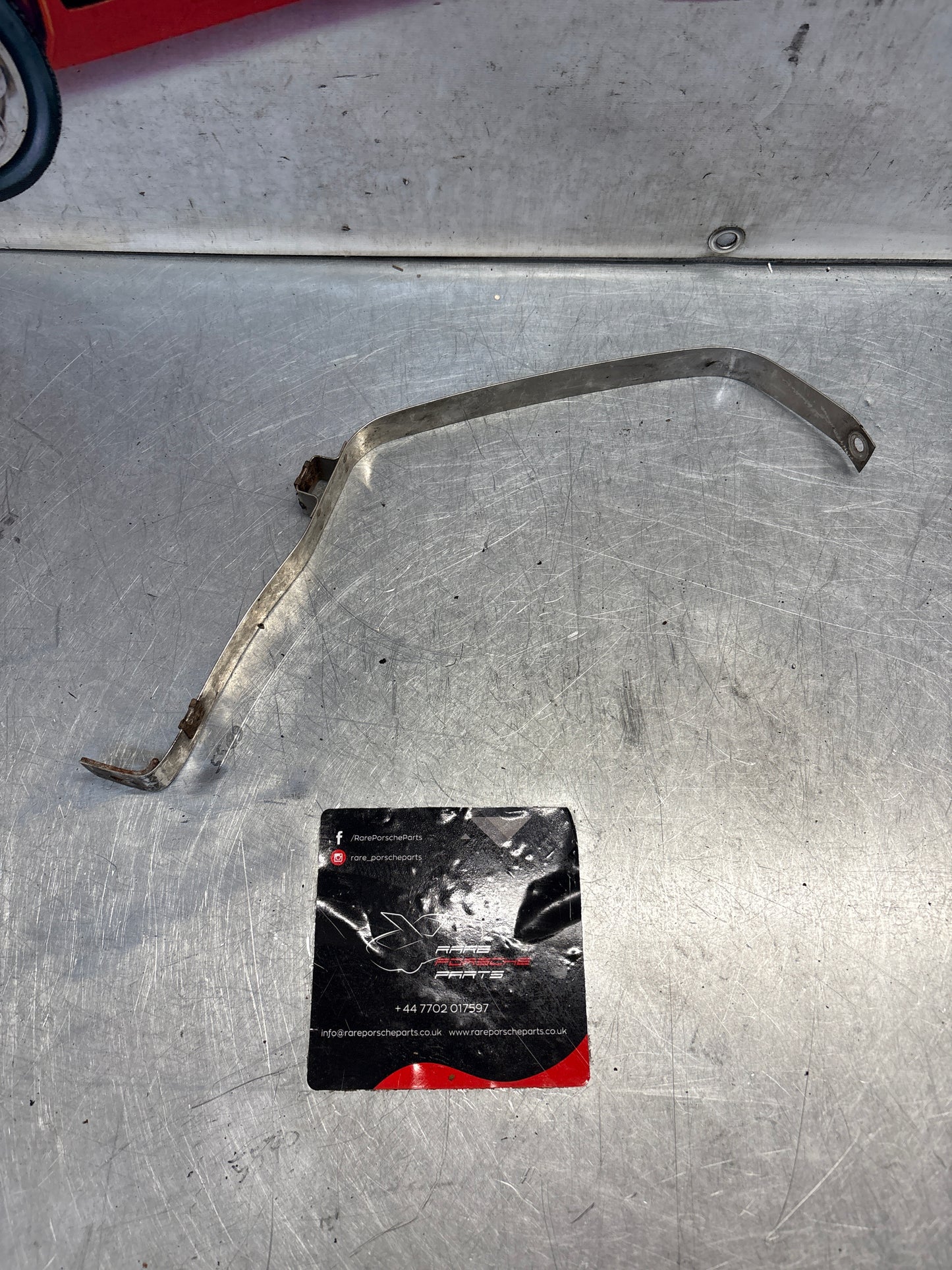 Porsche 928 1986 Windscreen Washer bottle strap Porsche 92862808700, used