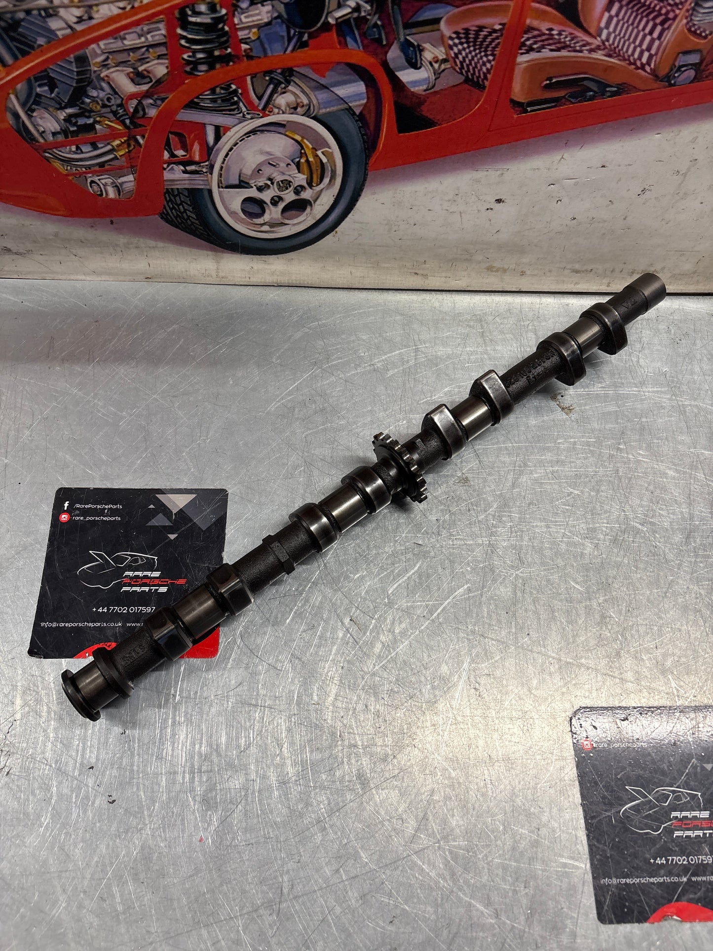 Porsche 928 S3 M28.45/46 engine Camshaft, intake side, cylinder 1-4, used 9281052913R / 92810529108