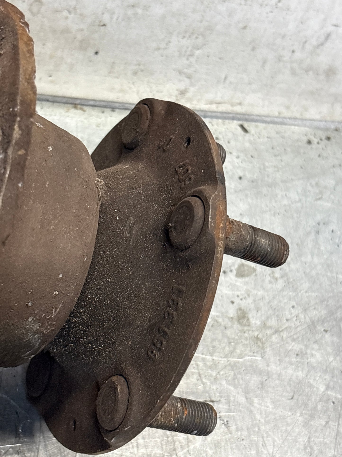 Porsche 944 alloy rear left trailing arm, used 95133151305 / 9513315134R used, with hubs