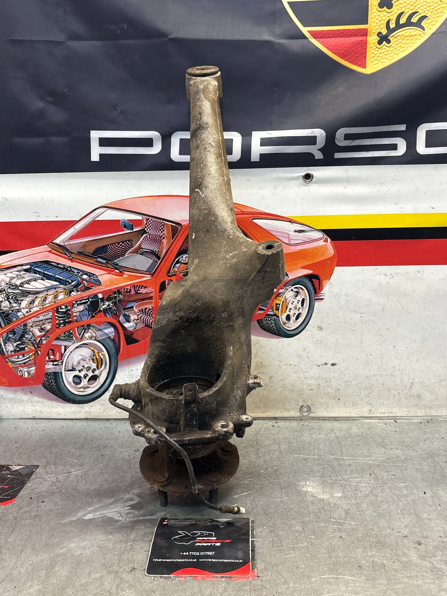 Porsche 944 alloy rear left trailing arm, used 95133151305 / 9513315134R used, with hubs