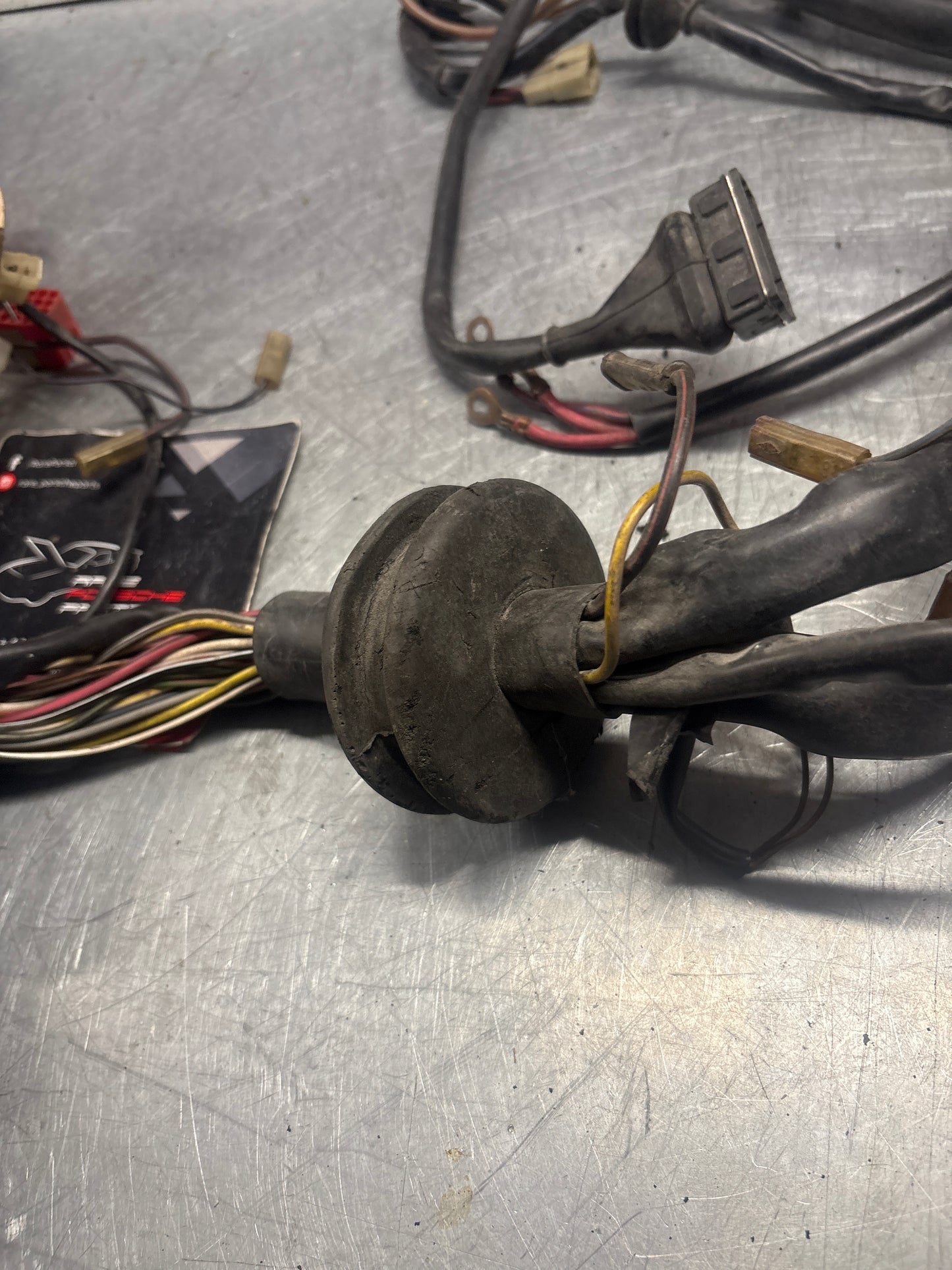 Porsche 924 Turbo / S2 / Carrera GT LHD Engine bay wiring loom without aircon, used 477971071GB