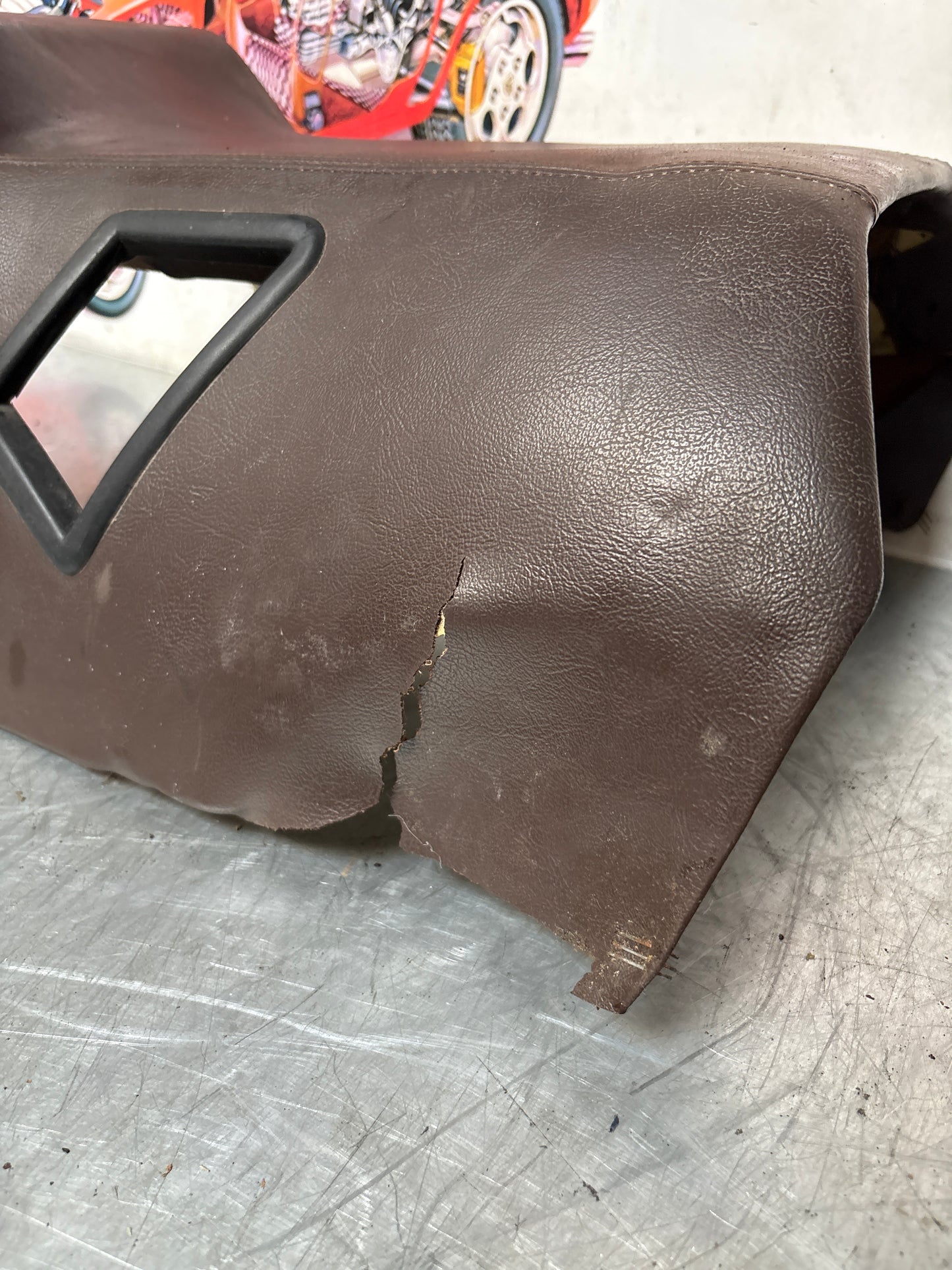 Porsche 928 S center console, rear armrest, Burgundy, no package box,used 92852234530