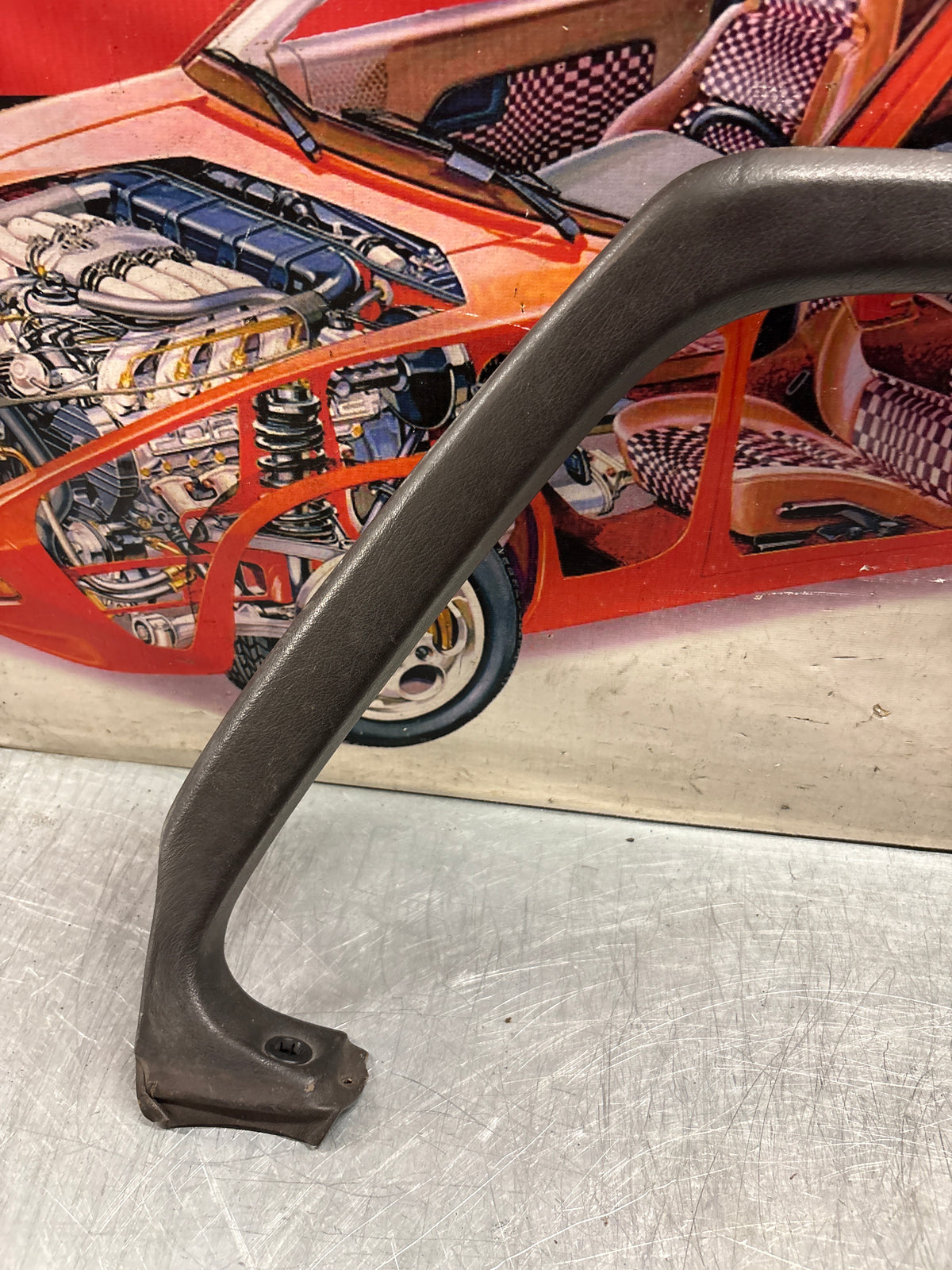 Porsche 928 left, off side door upper frame surround trim, brown 92855502502, used
