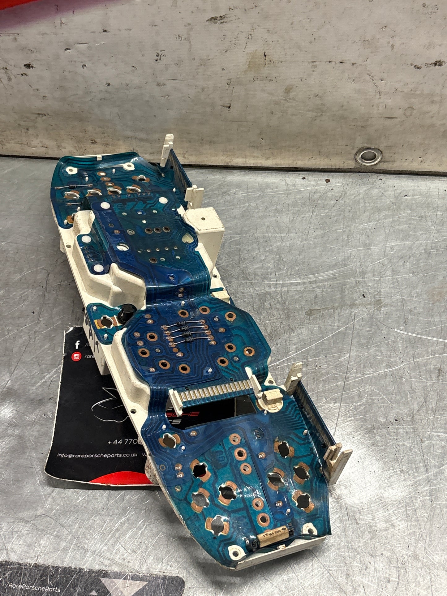Porsche 928 instrument cluster circiut board, used VDO number: X15-1208034 / 88 481 487