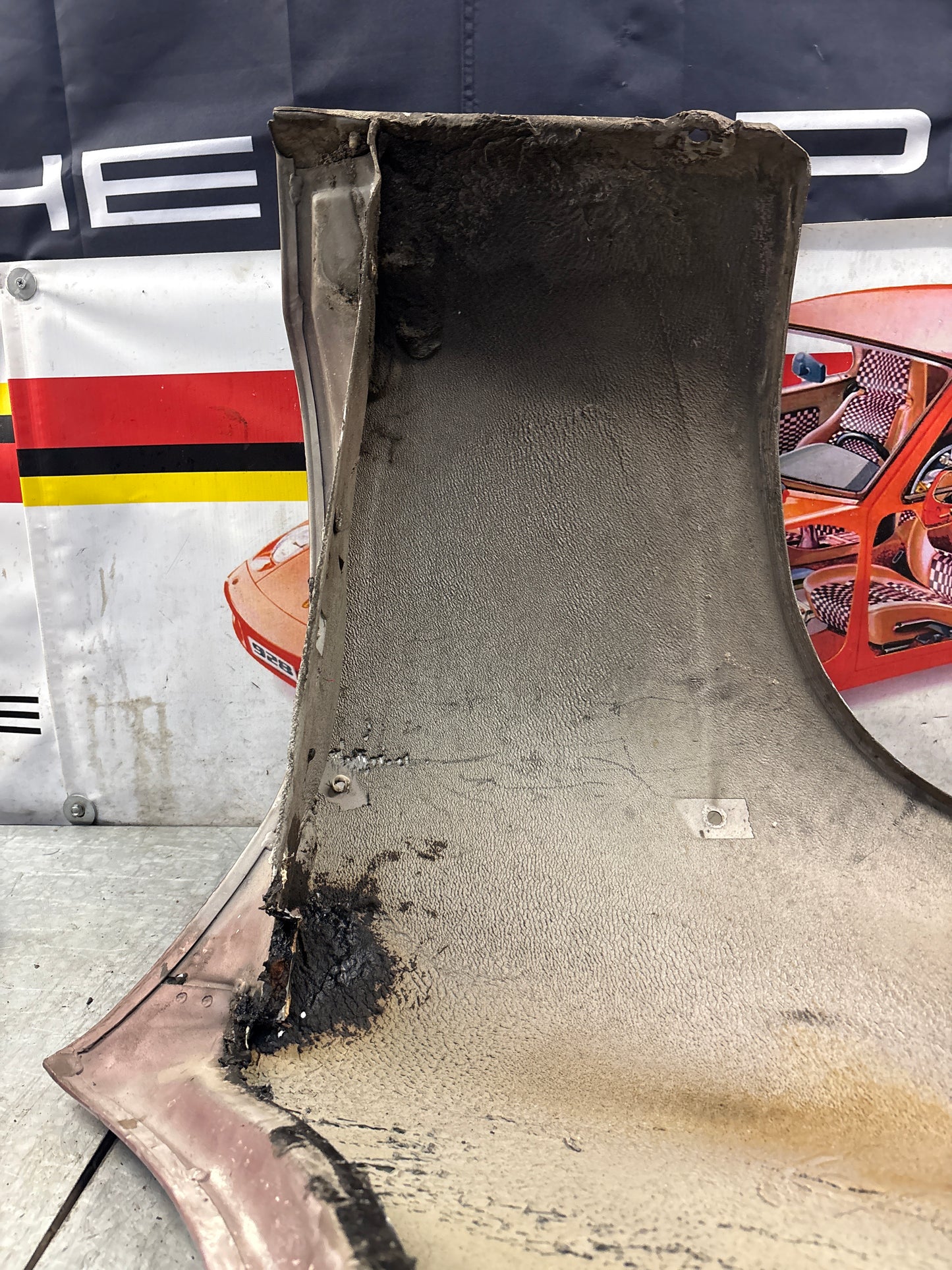 Porsche 928 S4 GT front right wing, used, 92850301211