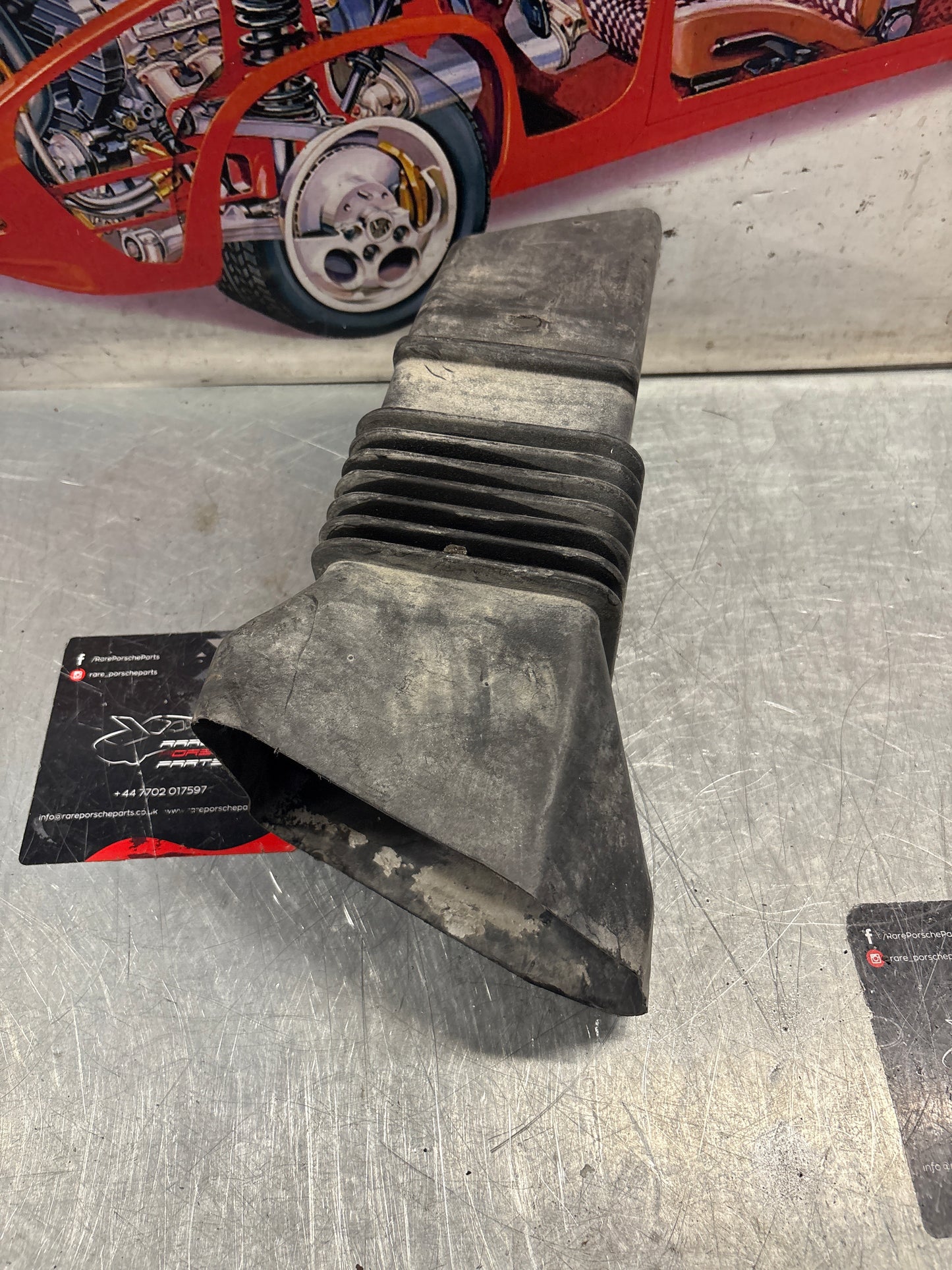 Porsche 928 right Air intake hose, used 92850416002