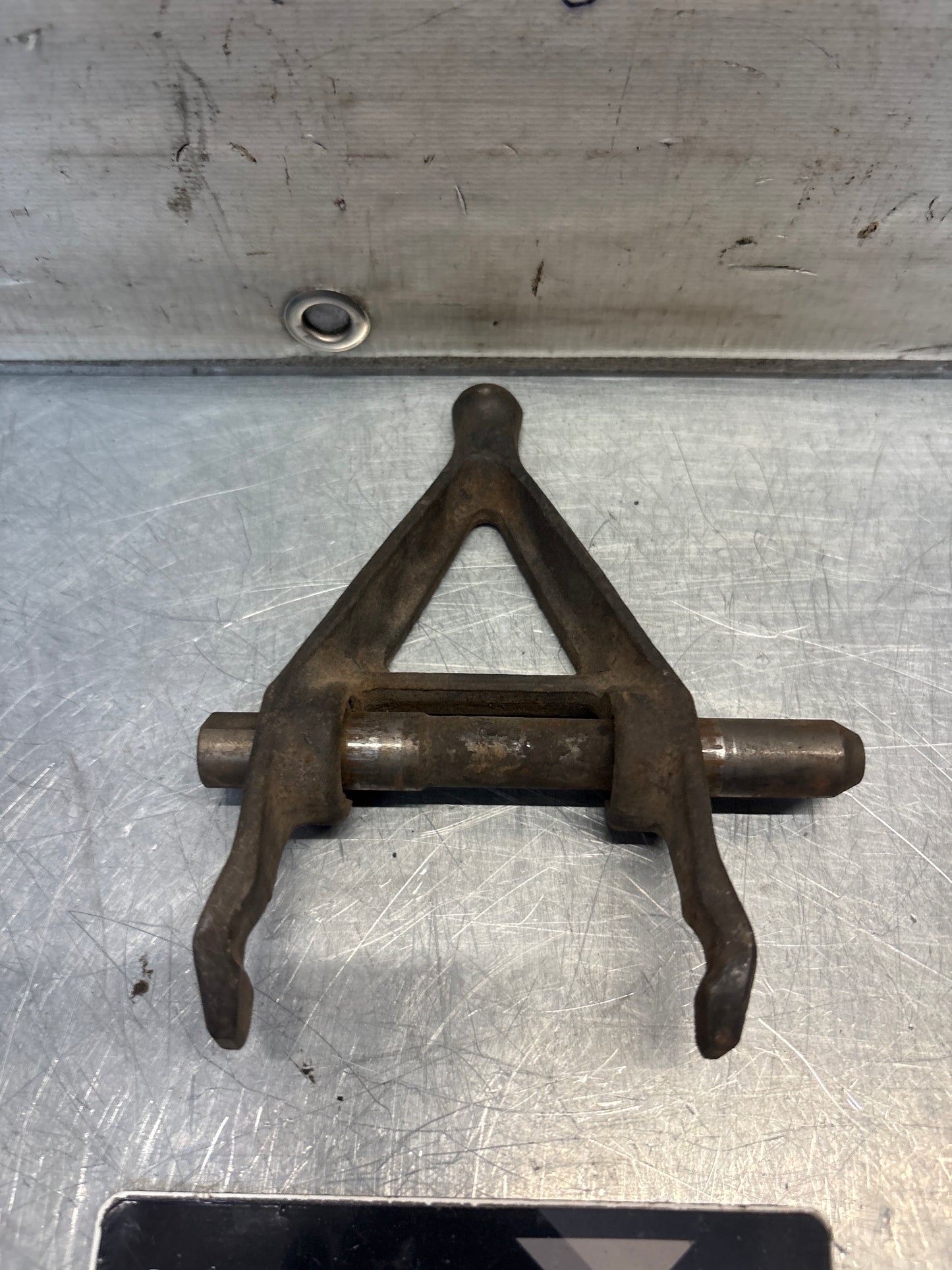 Porsche 968 clutch release fork, used 9441100350R