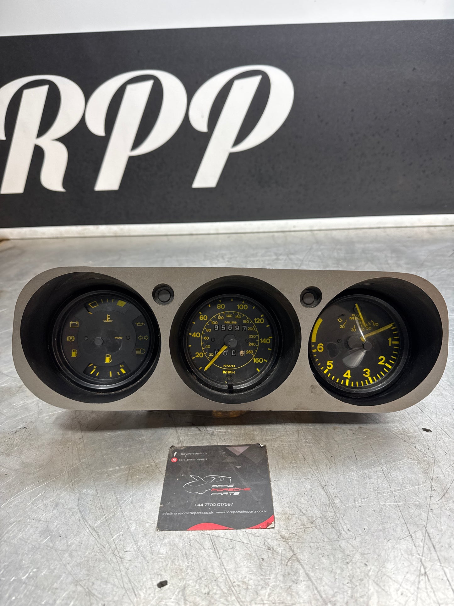 Porsche 944 complete set of instruments , used 95697miles 94464131000 / 94464103600 / 94464120701