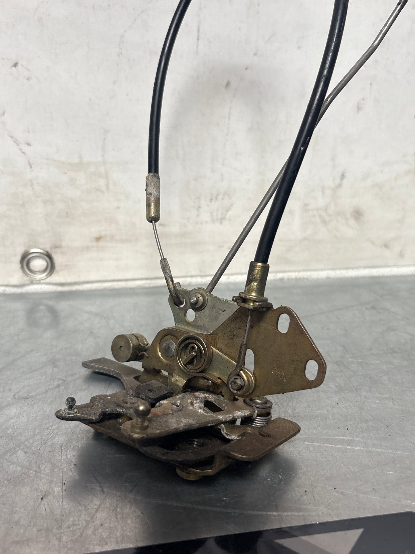 Porsche 928 Right door lock mechanism 92853705408 used