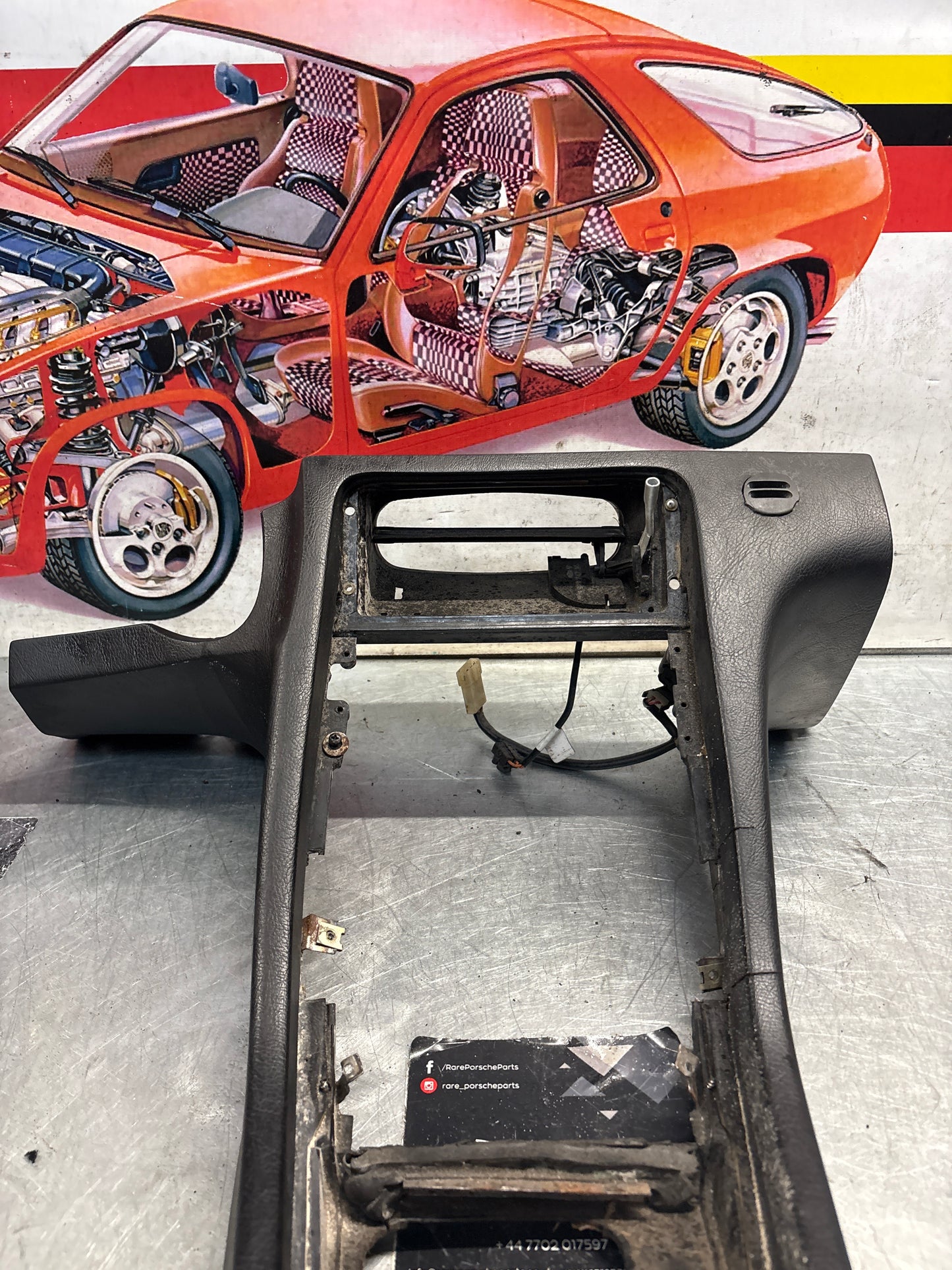 Porsche 928 Center console, used for spares or repair 92855206304 black