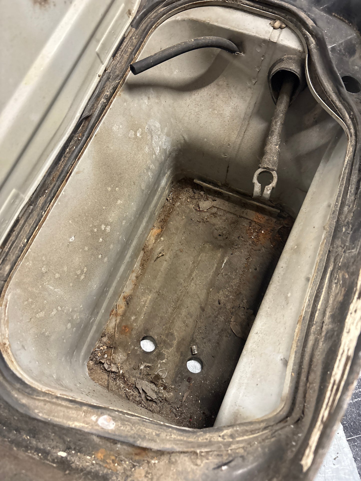 Porsche 928 Battery tray cut, 92850180502 used