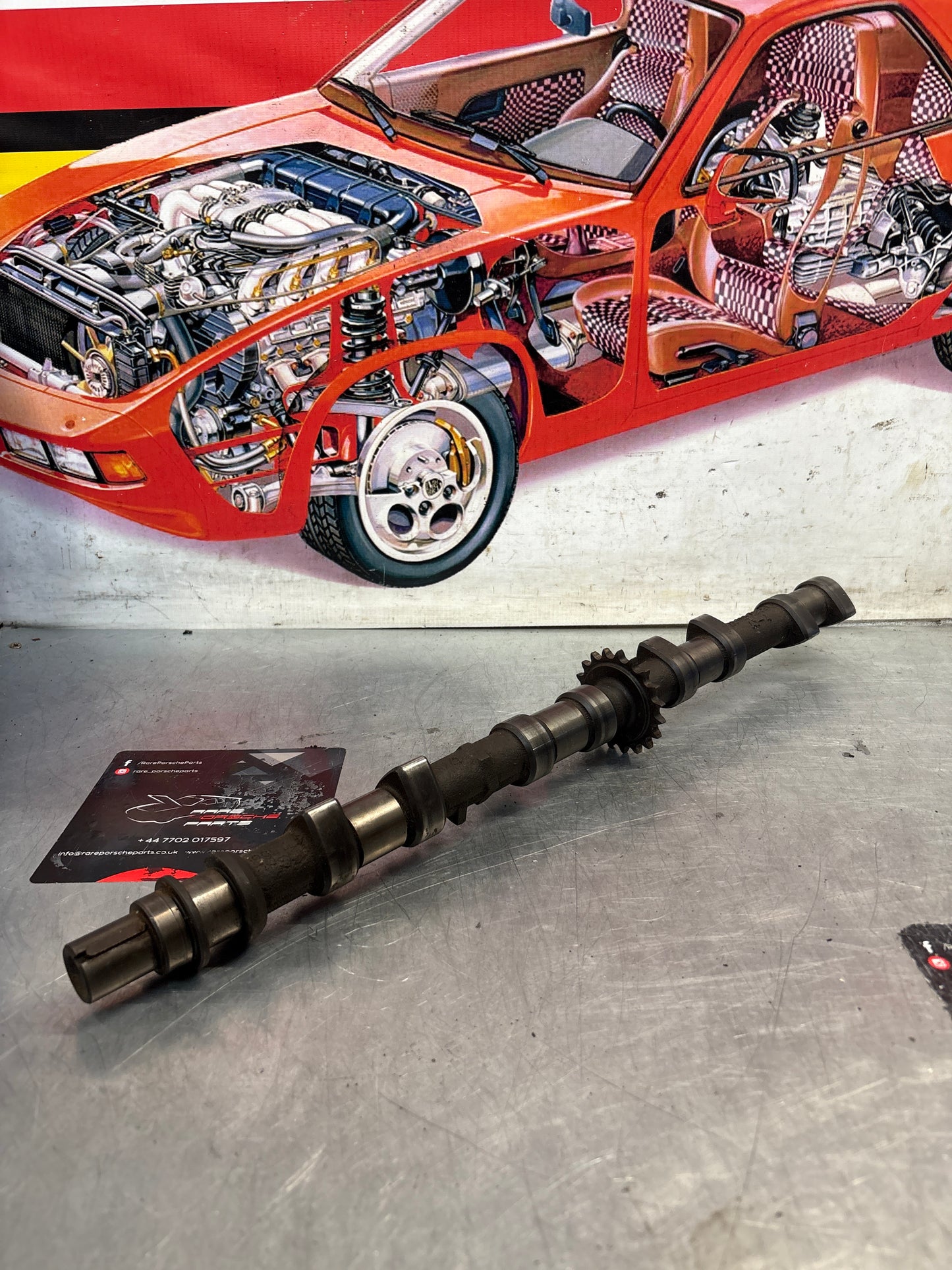 Porsche 928 S3 M28.45/46 engine Camshaft, exhaust side, cylinder 1-4, used 9281052935R / 92810529308