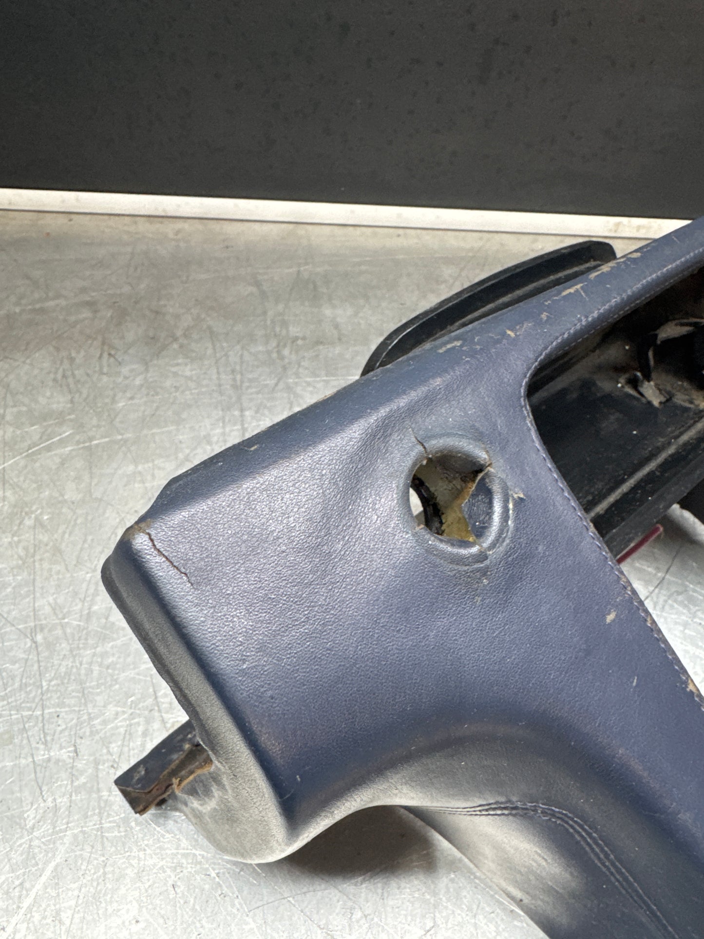 Porsche 928 blue leather centre  console (RHD) 92855204308