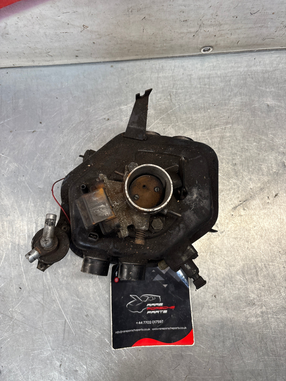Porsche 914 2.0 air distributor housing, used 039133055B