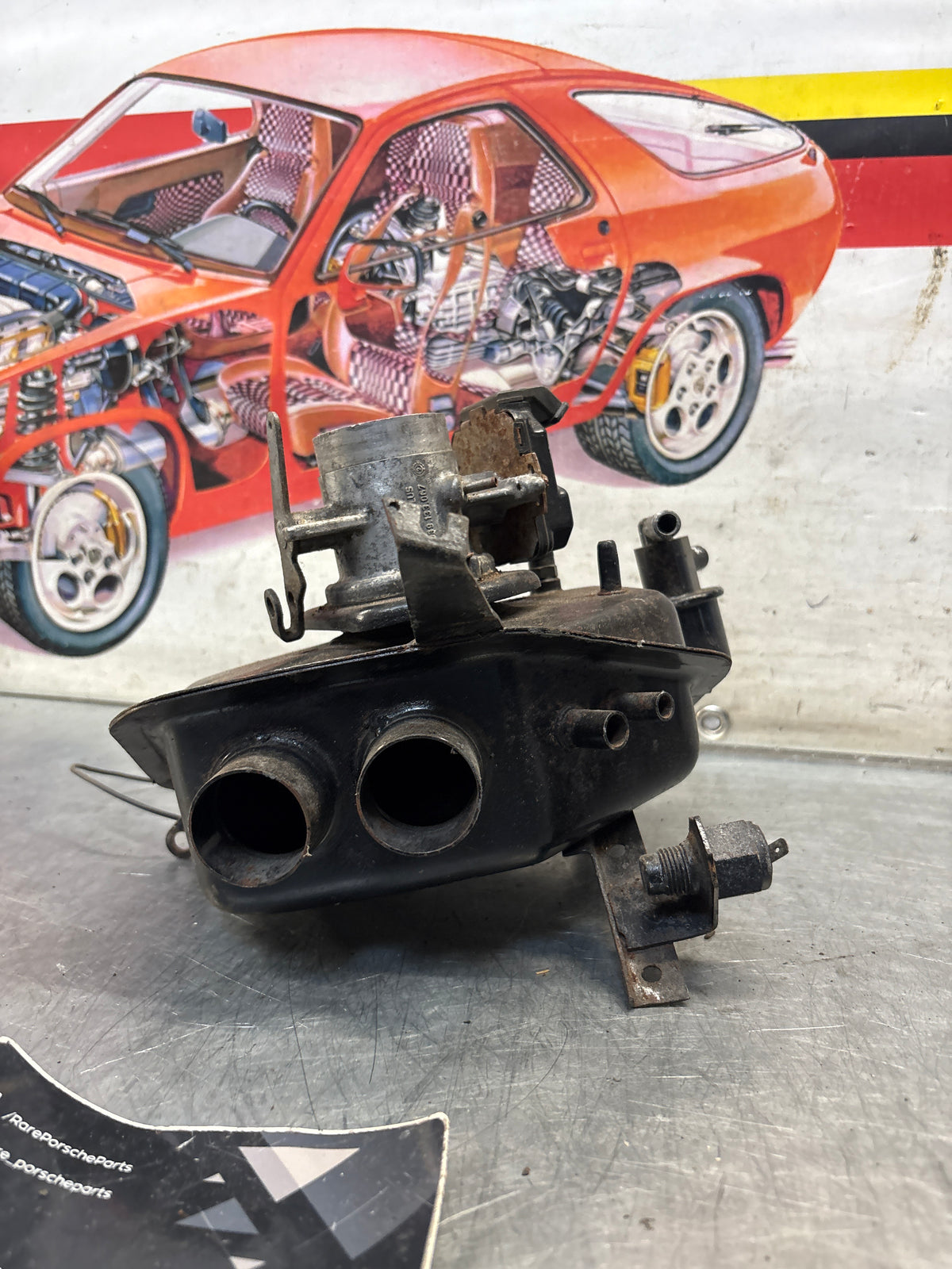 Porsche 914 2.0 air distributor housing, used 039133055B