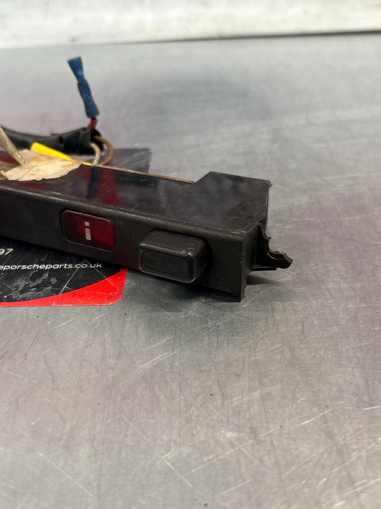 Porsche 928 front center dash panel 92864160913 used