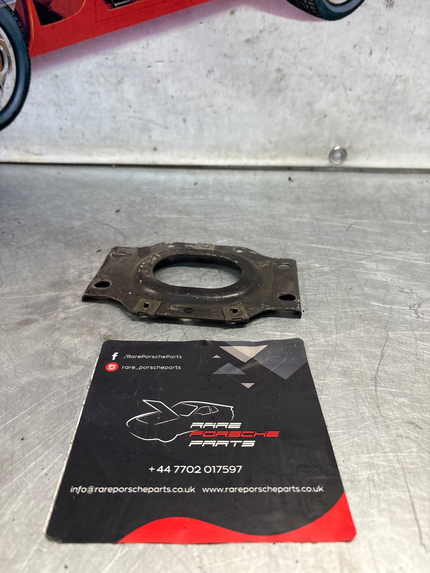 Porsche 928 S / S4 seat belt holder bridge, used 92850149502