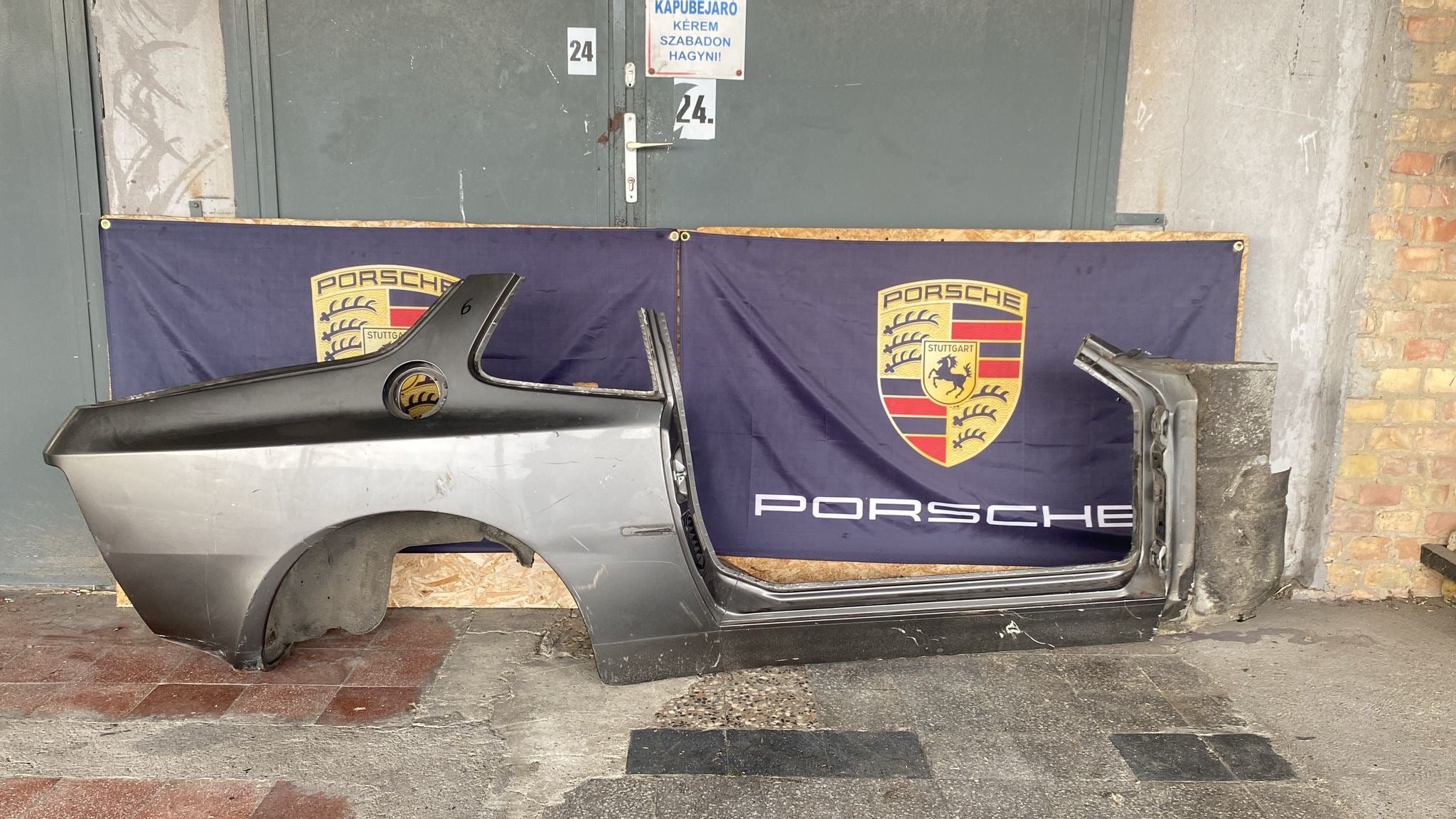 Porsche 944 Right side cut, rear fender with sill 94450390403, 9445036 ...