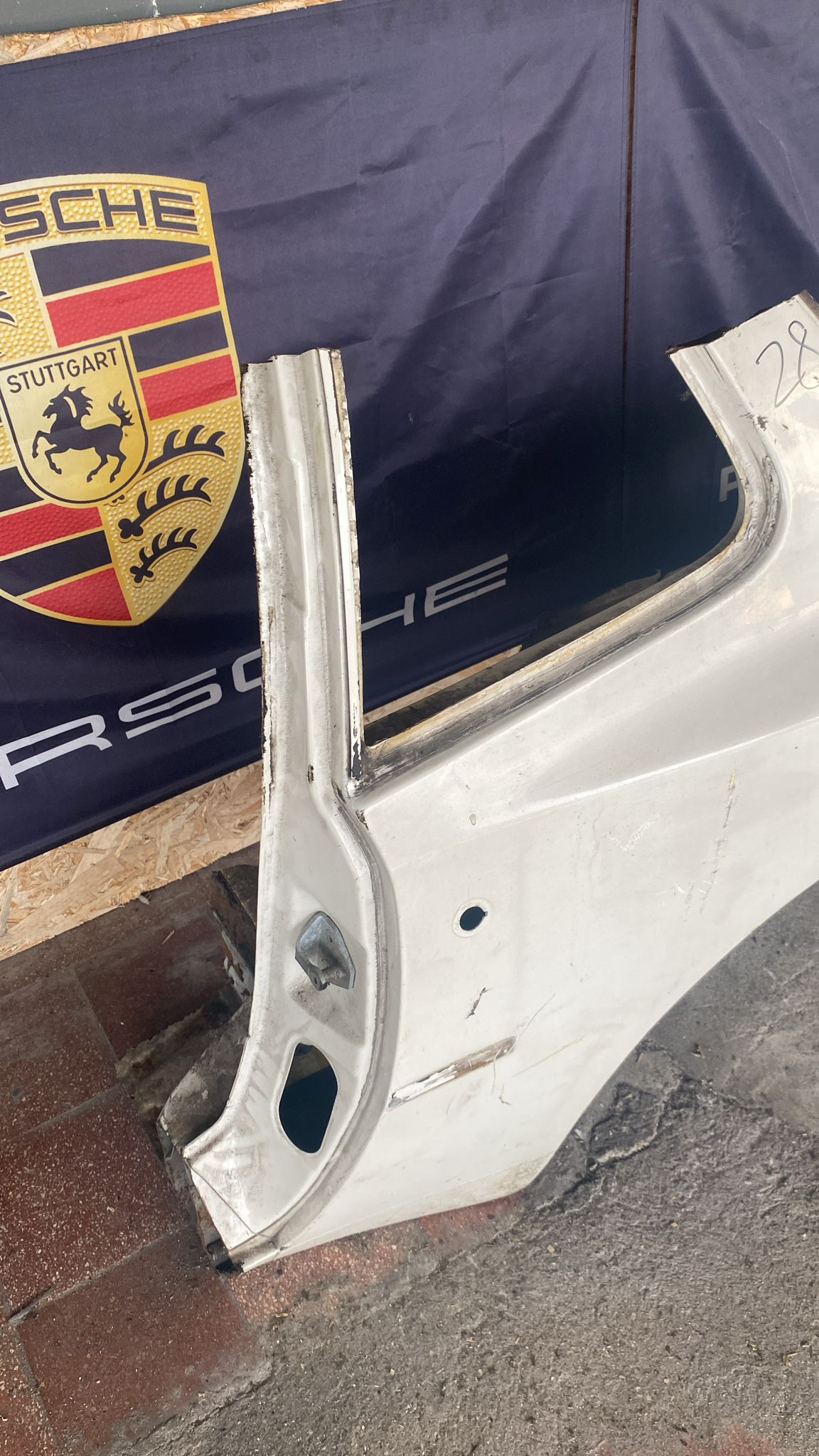 Porsche 944 left side cut, rear fender 94450390303,