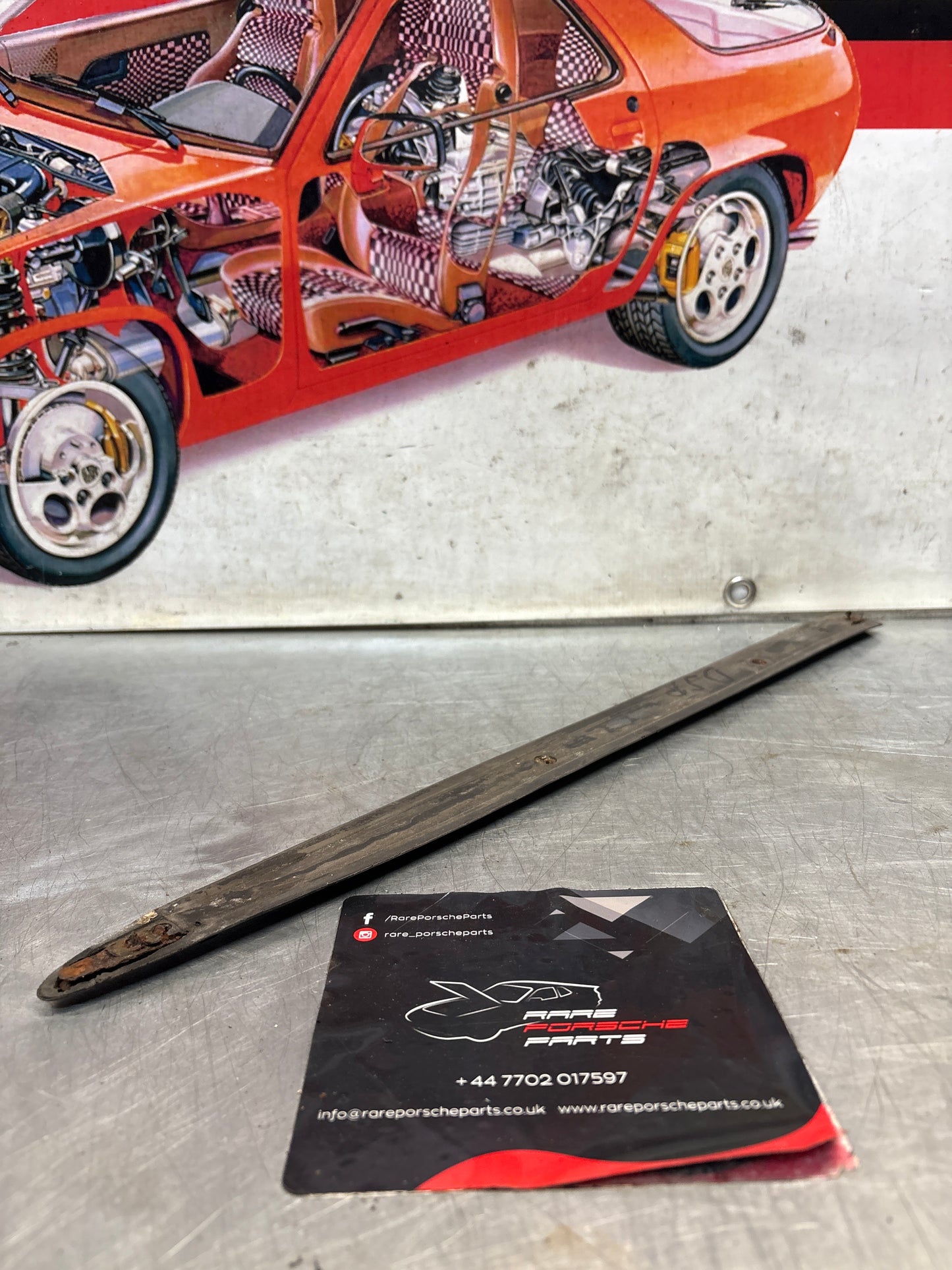 Porsche 928 Left Rear Protective Moulding, for spares or repair  92855904103