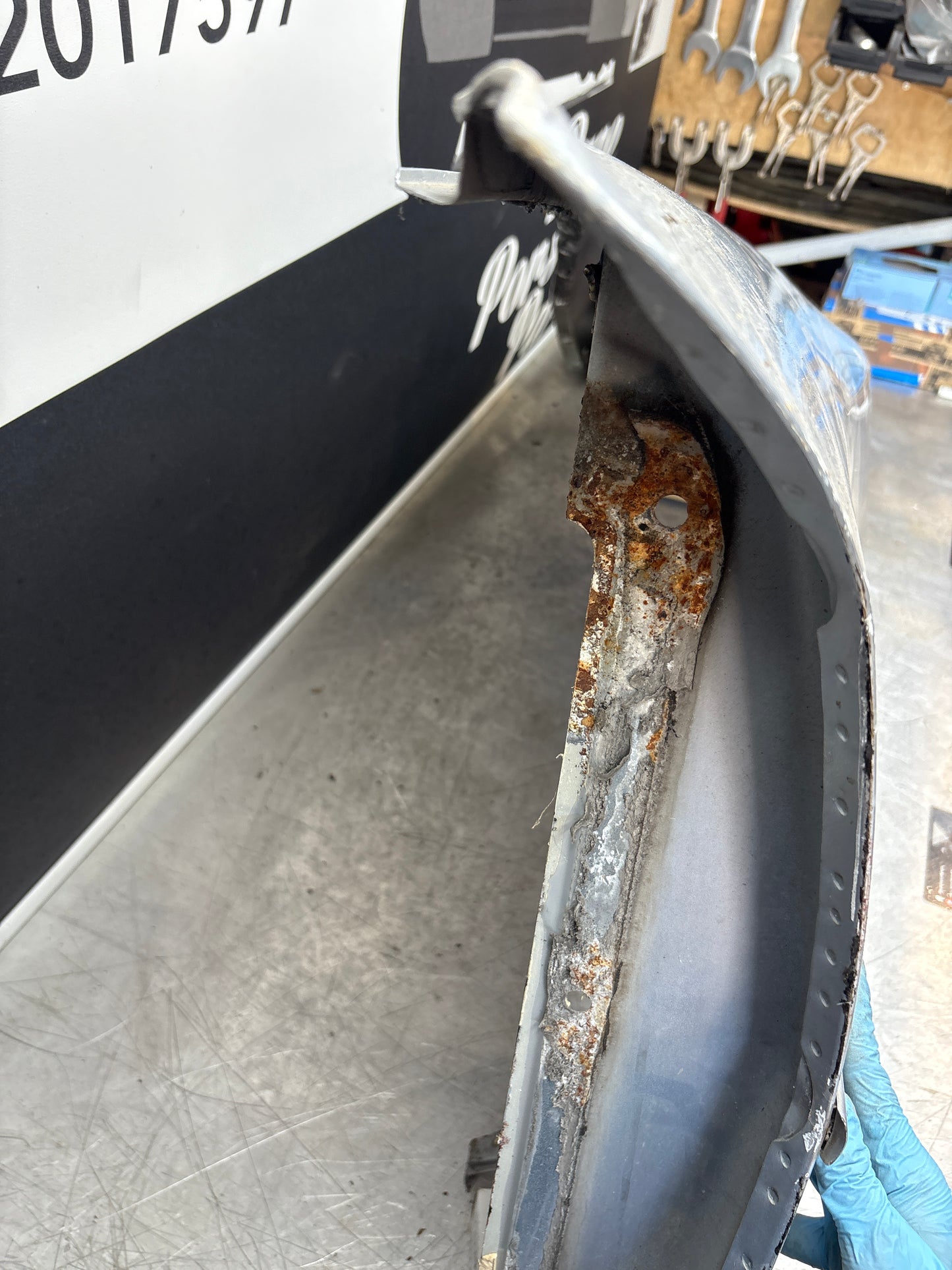 Porsche 968 front right wing, used