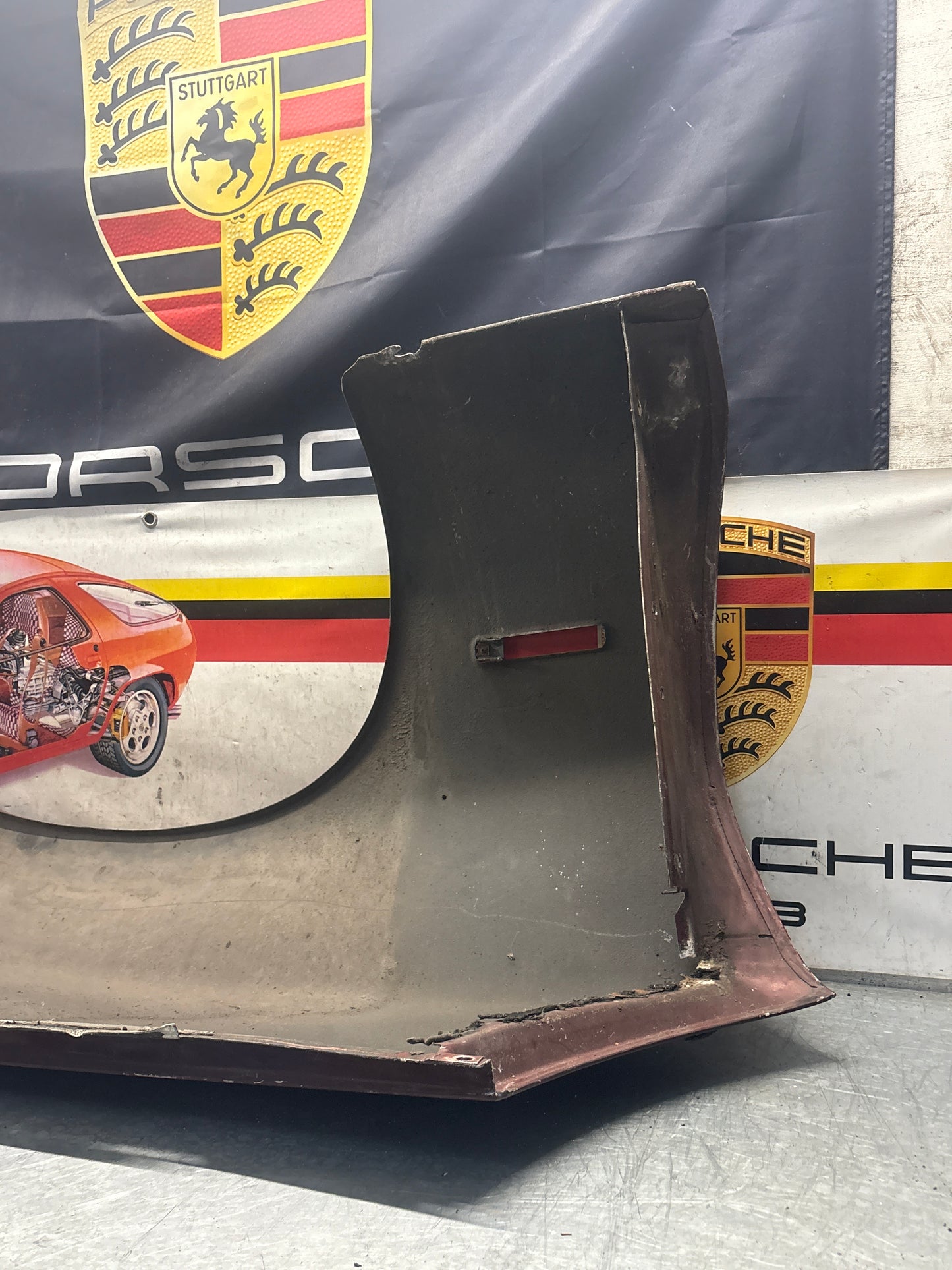 Porsche 928 front left wing, 92850301103 used