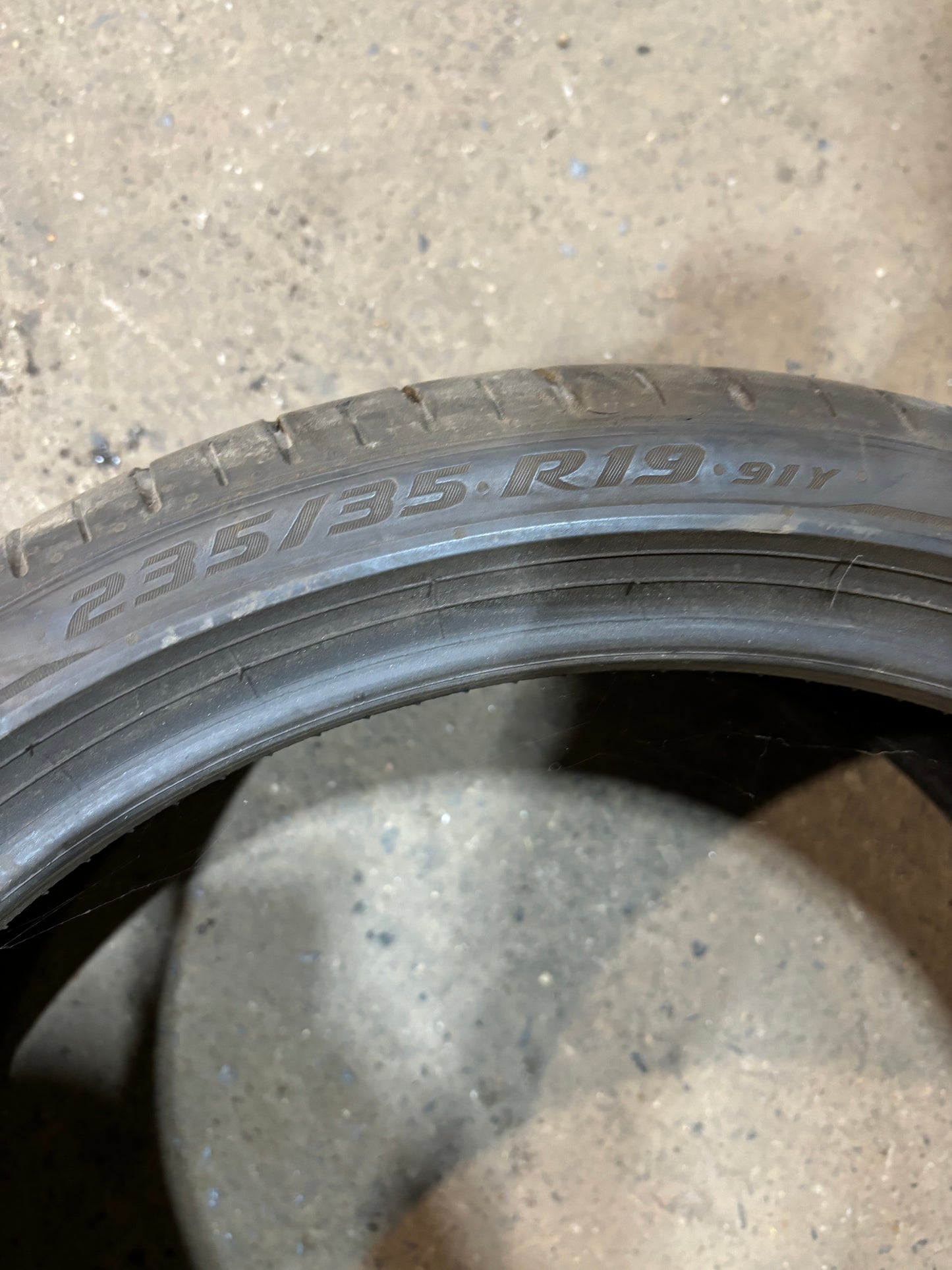 Pirelli Pzero235/35 R19 used tyre 6.4mm