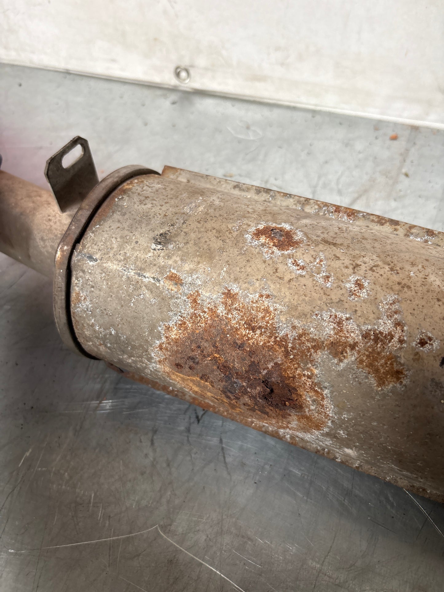 Porsche 944 exhaust middle section, used 94411108201 / 94411108300