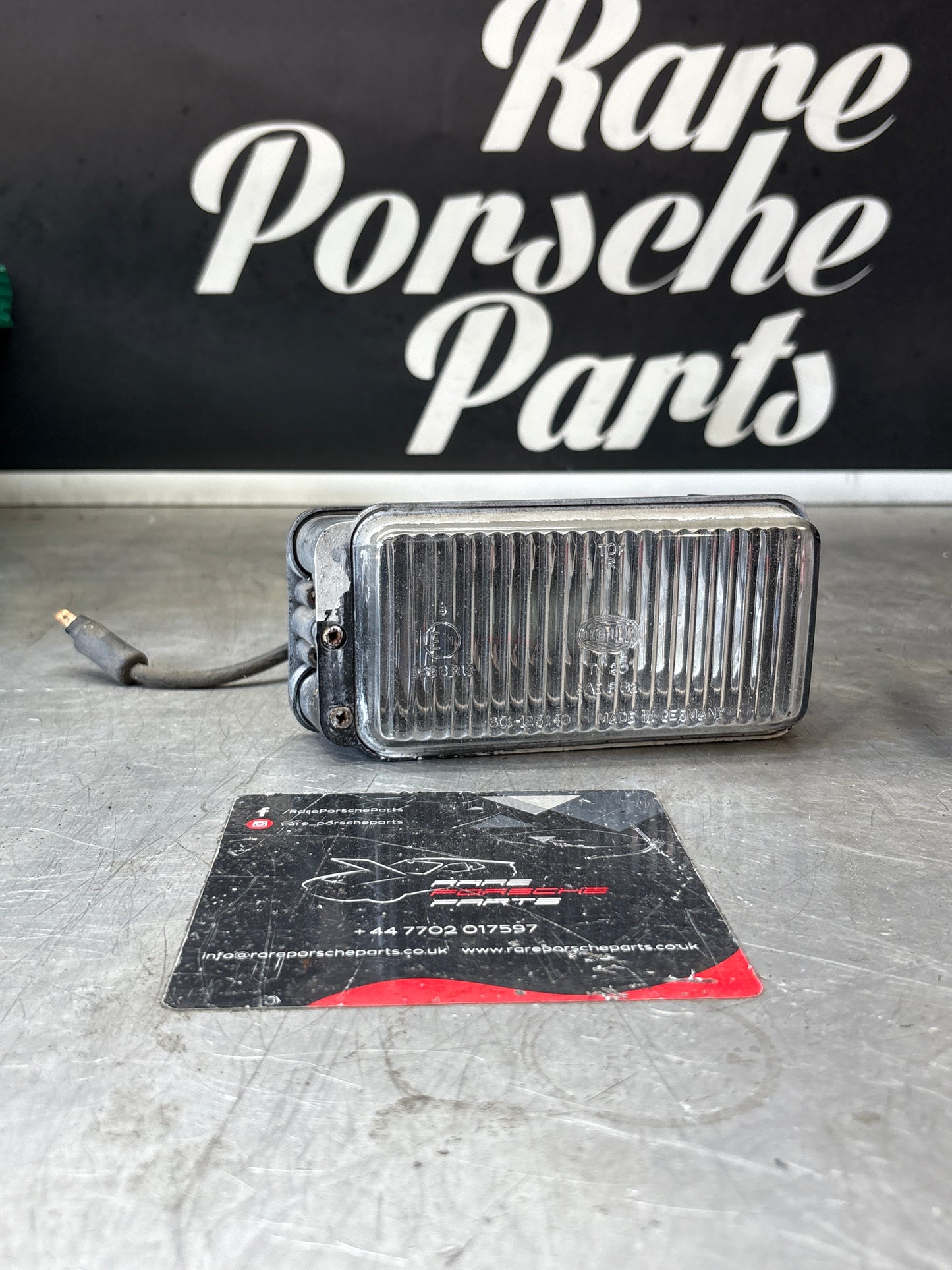 Porsche 944 Right foglight, 94463190200 used