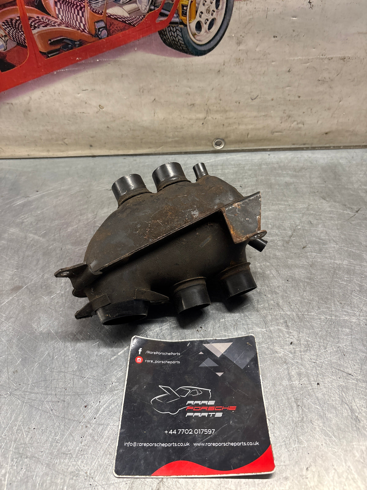 Porsche 914 air distributor housing, used 022133055K