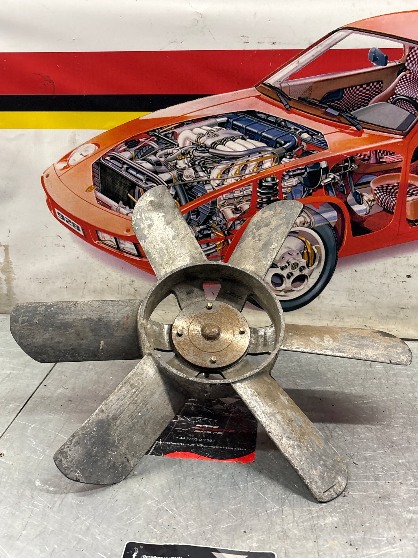 Porsche 928 early Engine cooling fan used 92810613701 / 1082051006