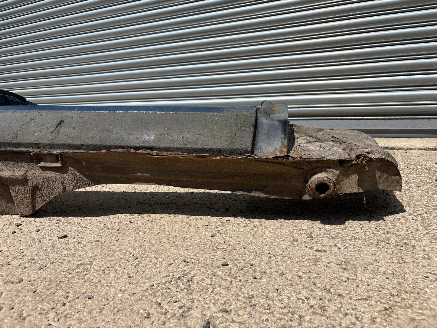 Porsche 924 right side cut, rear fender with sill
