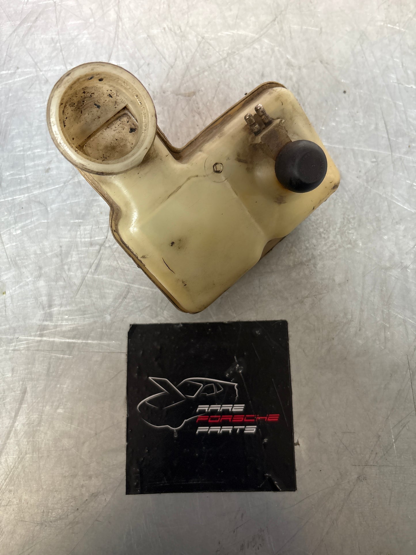 Porsche 928 Brake Fluid Reservoir, used 92835565004