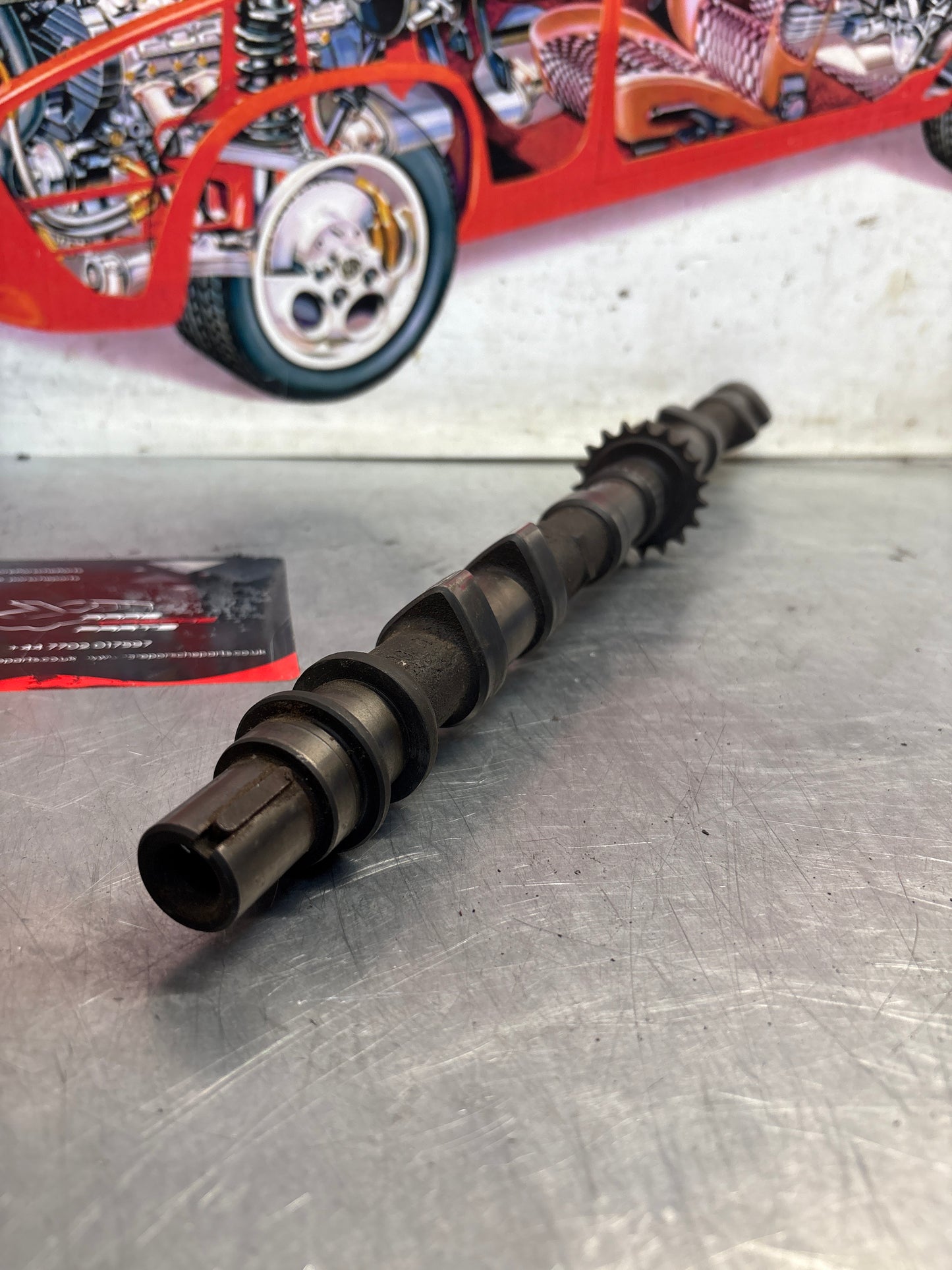 Porsche 928 S3 M28.45/46 engine Camshaft, exhaust side, cylinder 1-4, used 9281052935R / 92810529308