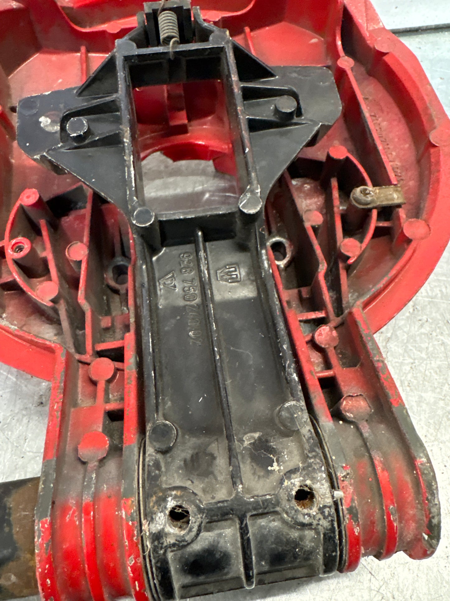 Porsche 928 left headlight swivel frame 92875024902 92875024302 used