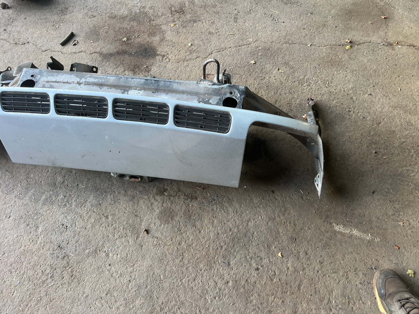 Porsche 924 Turbo front panel, badge panel used 477805593A