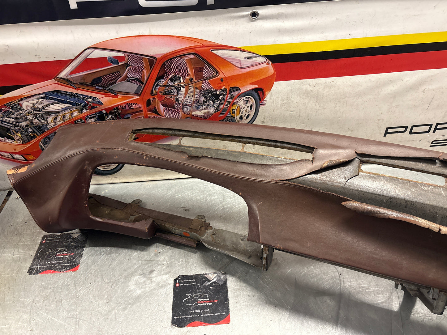 Porsche 928 dashboard, burgundy, LHD, for spares or repair, 92855202304