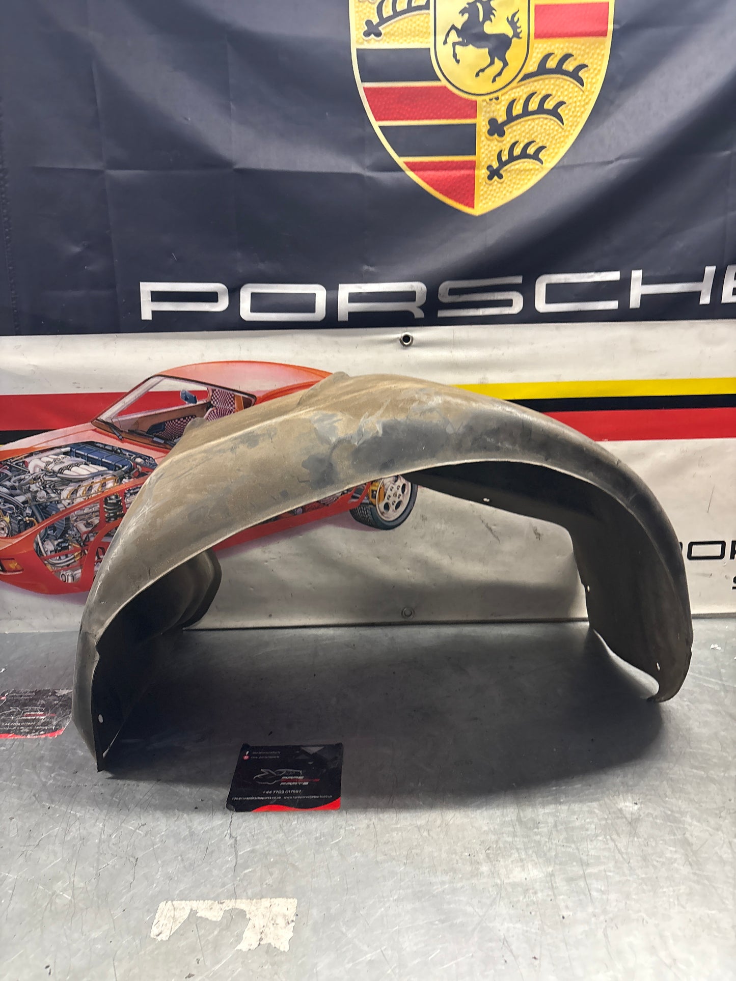 Porsche 928 wheel arch liner Left 92850438105 Used