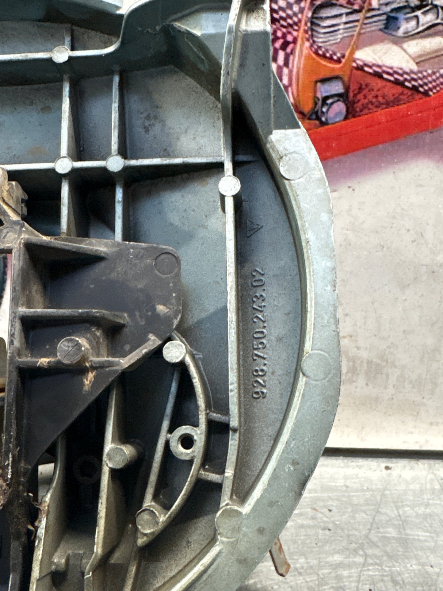 Porsche 928 right headlight swivel frame 92875024902 92875024302 used