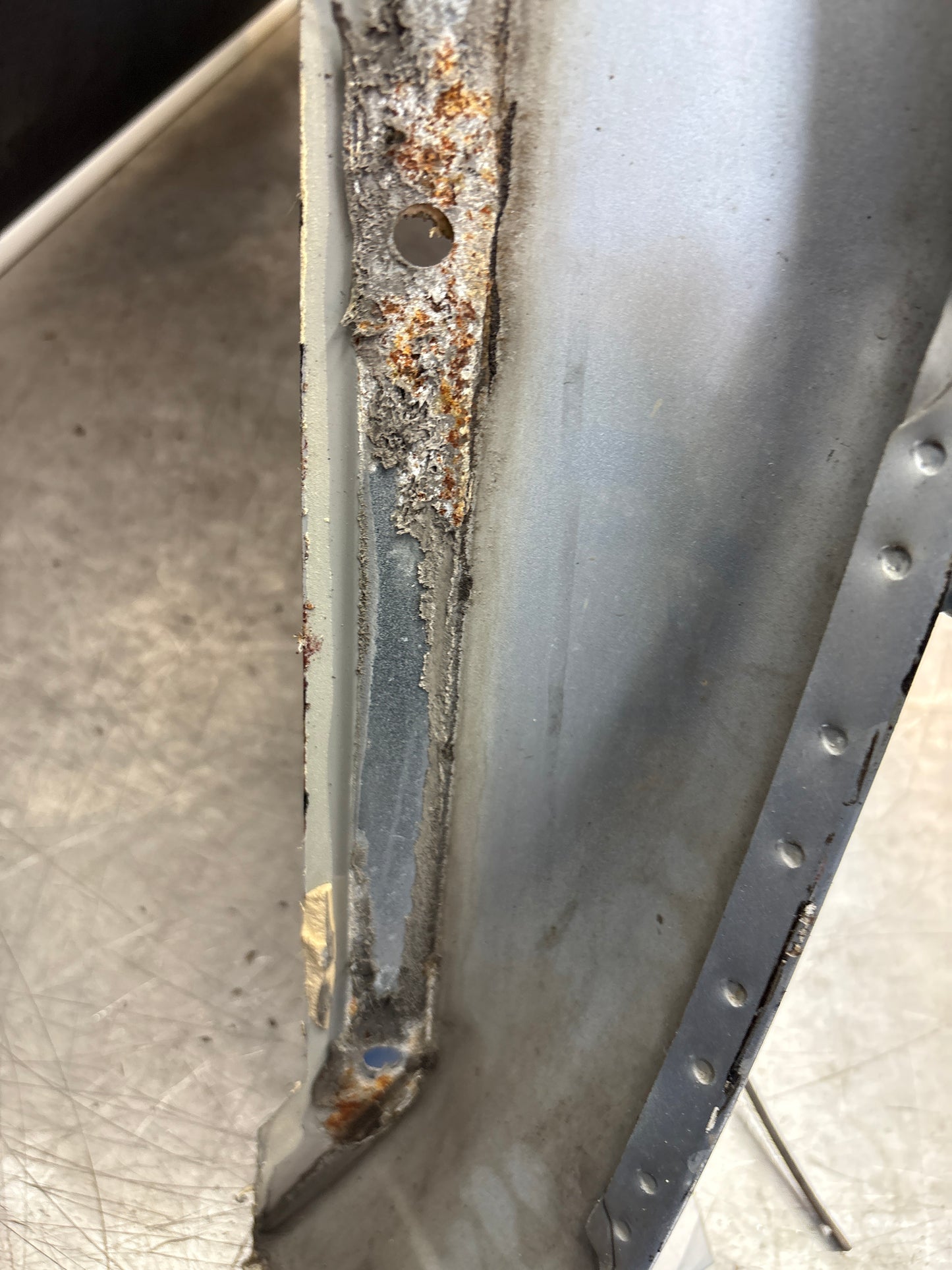 Porsche 968 front right wing, used