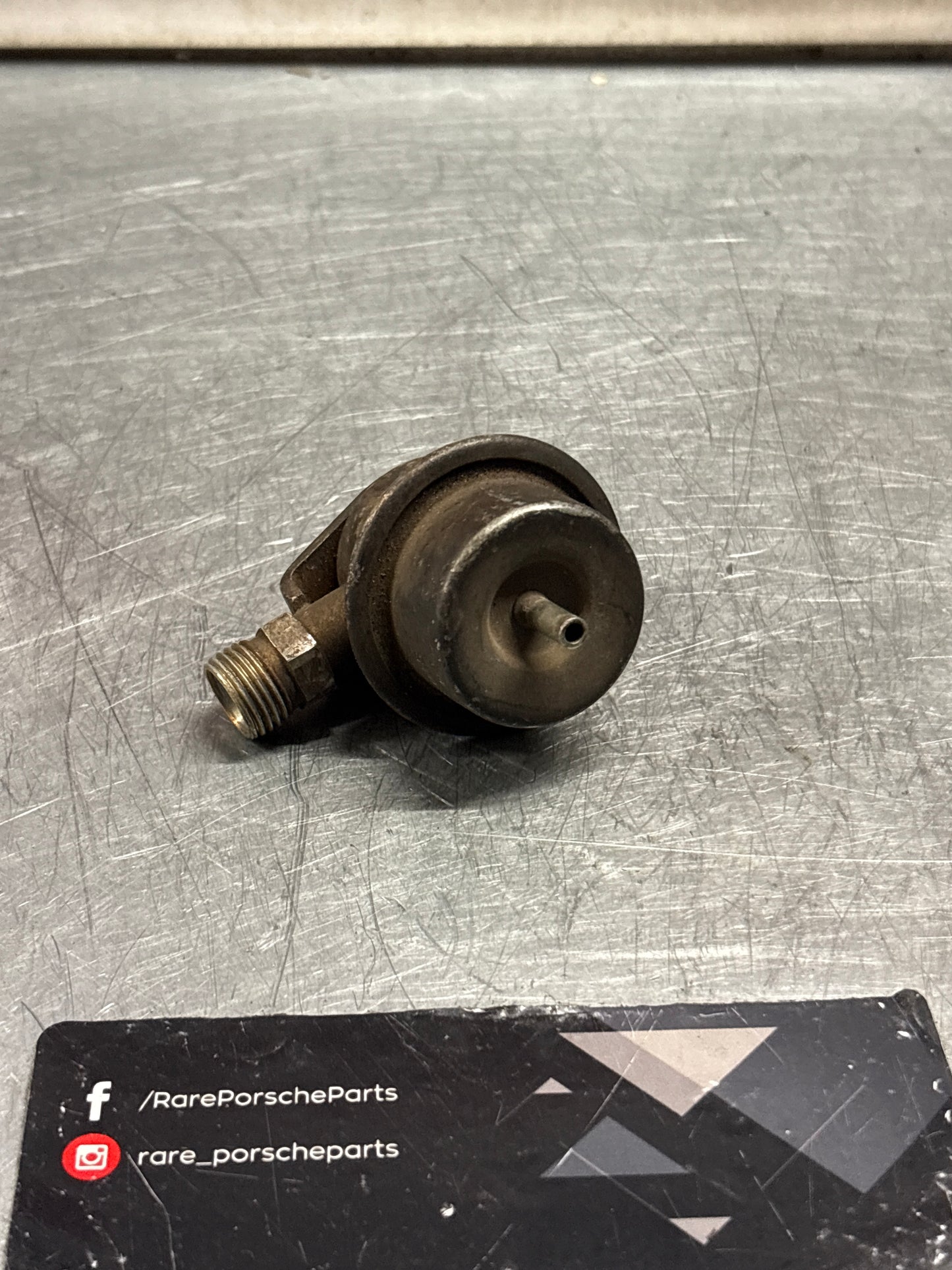 Porsche 944 1982-1985 Kraftstoffdruckdämpfer. 0280161018. 0 280 161 018 gebraucht