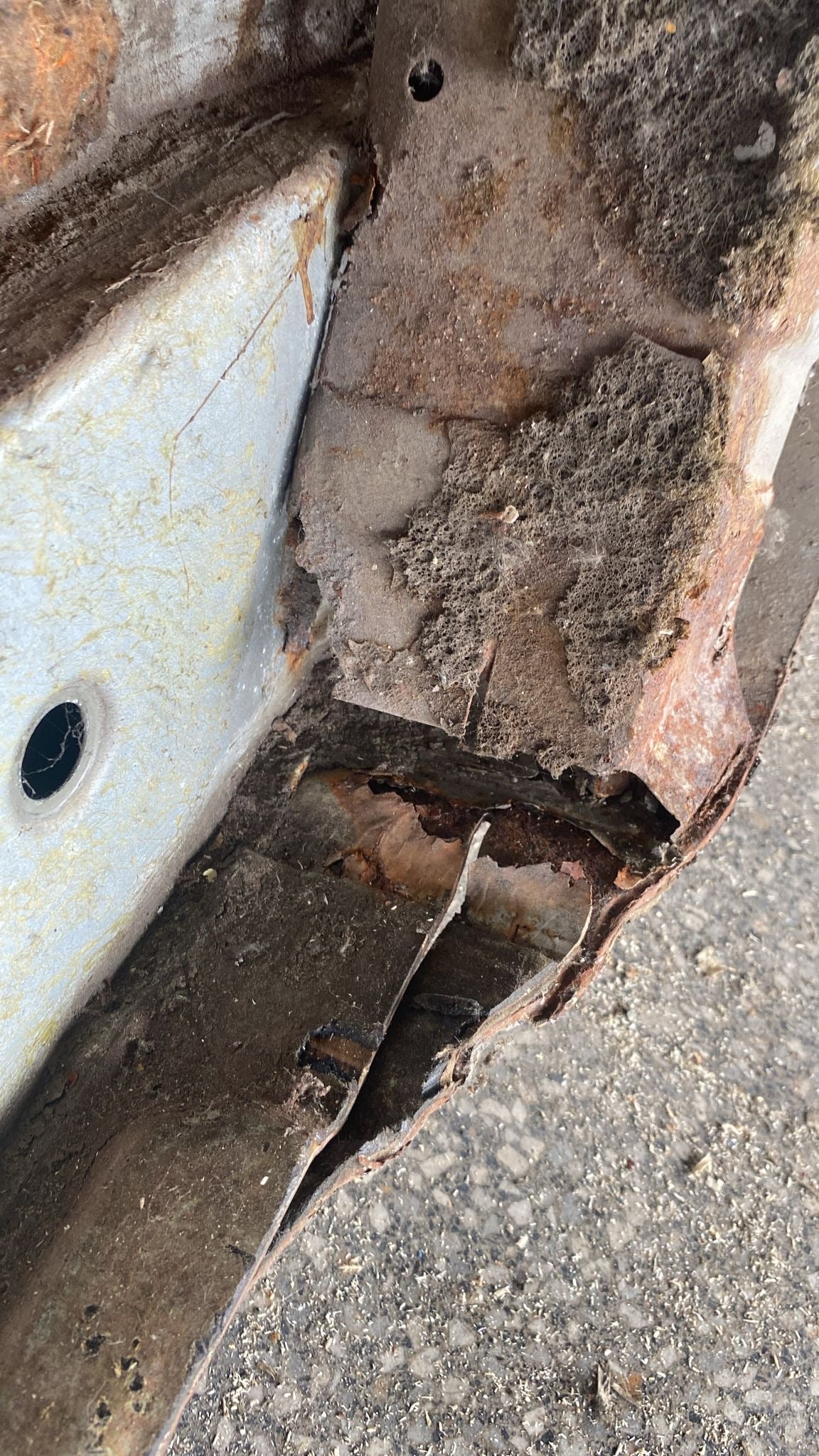 LPorsche 924 76-79 left sill / fender section, 477809601B cut