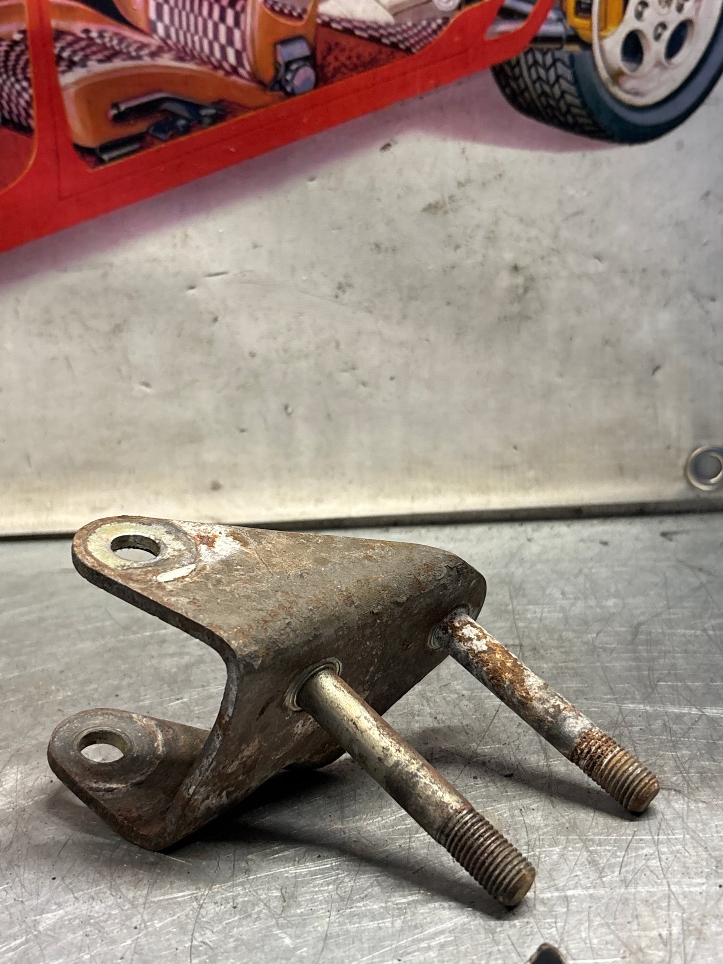 Porsche 928S/S4 Wishbone stabilizer bracket, left, used 92834109105