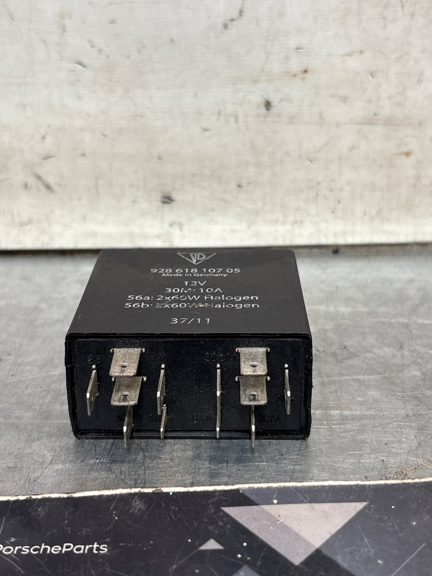 Porsche 928 headlight motor relay, used 92861810705