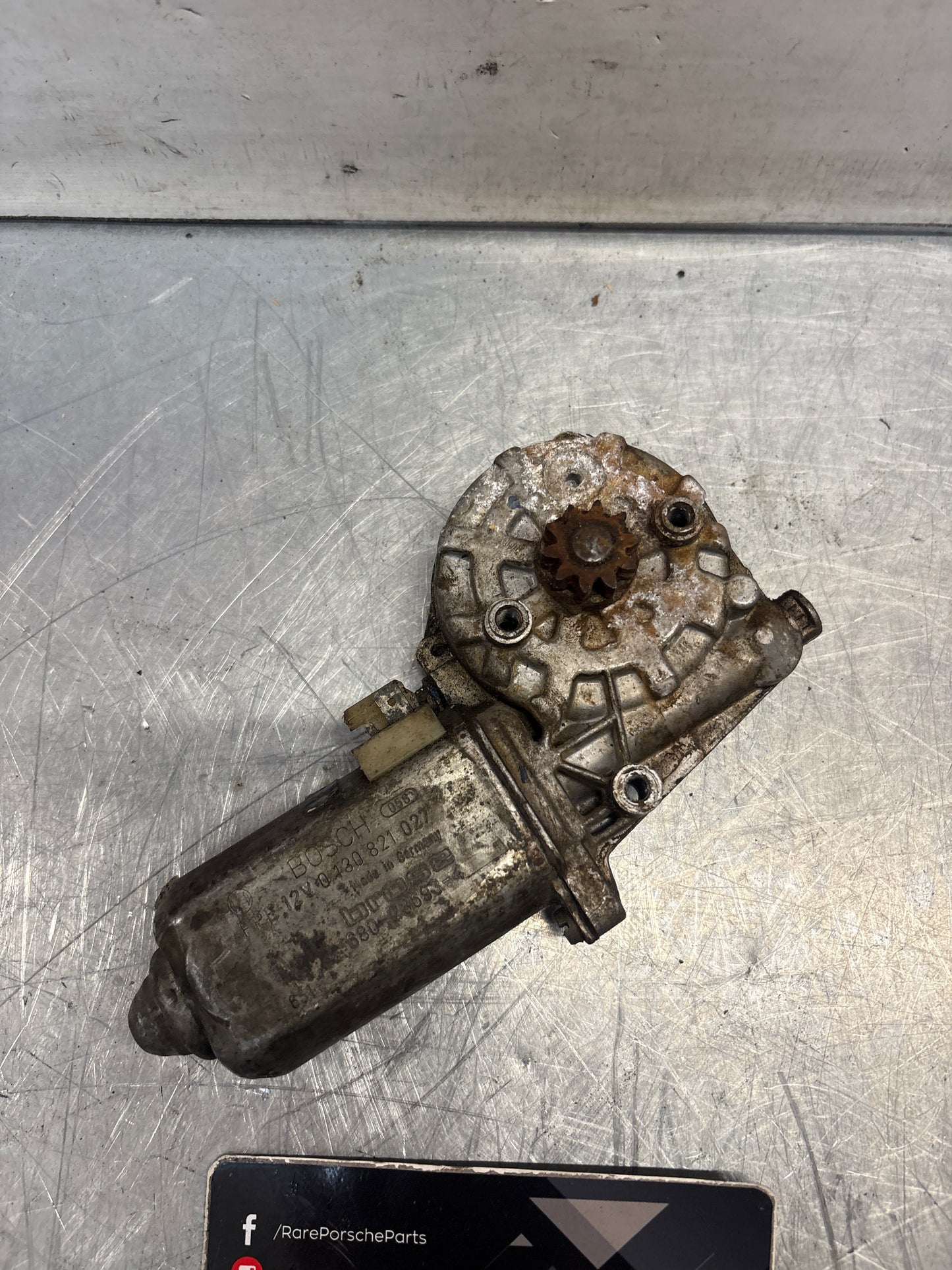 Porsche 911 bosch left window motor, used 0130821027