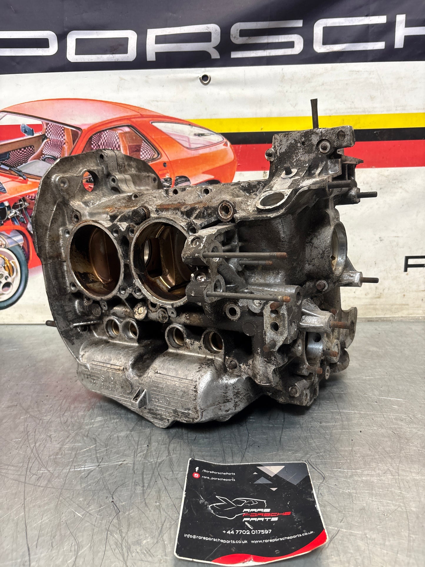 Porsche 914 1.8L engine case, used EC040373