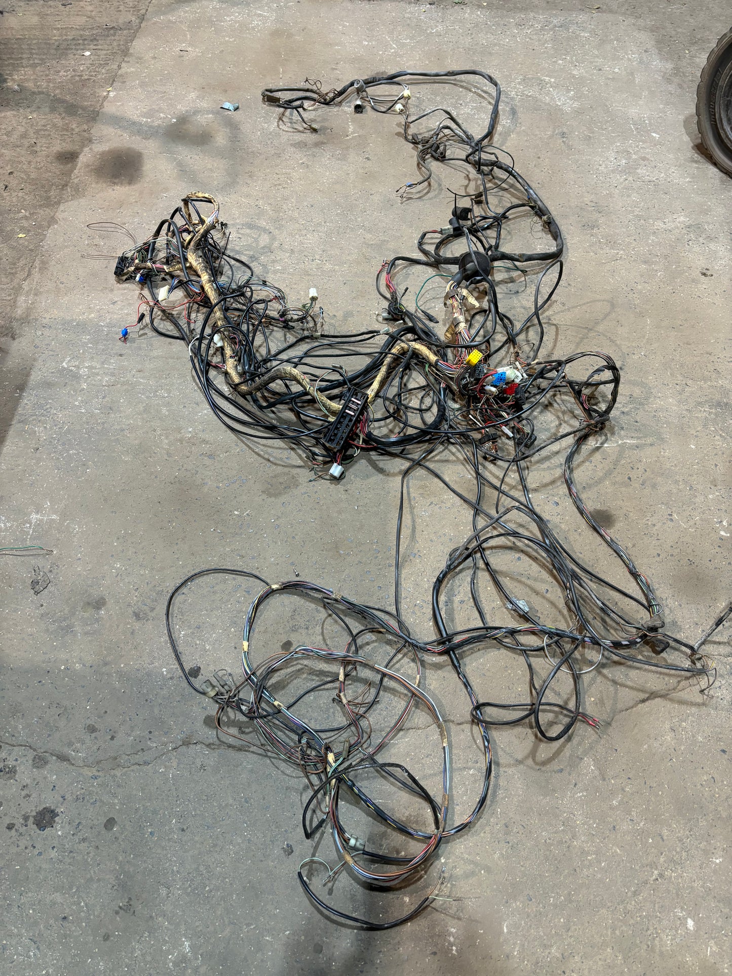 Porsche 924 early main wiring loom, harness, complete with engine bay section, used